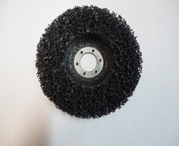 

Włóknina ścierna Huragan 3M,125mm x 22mm