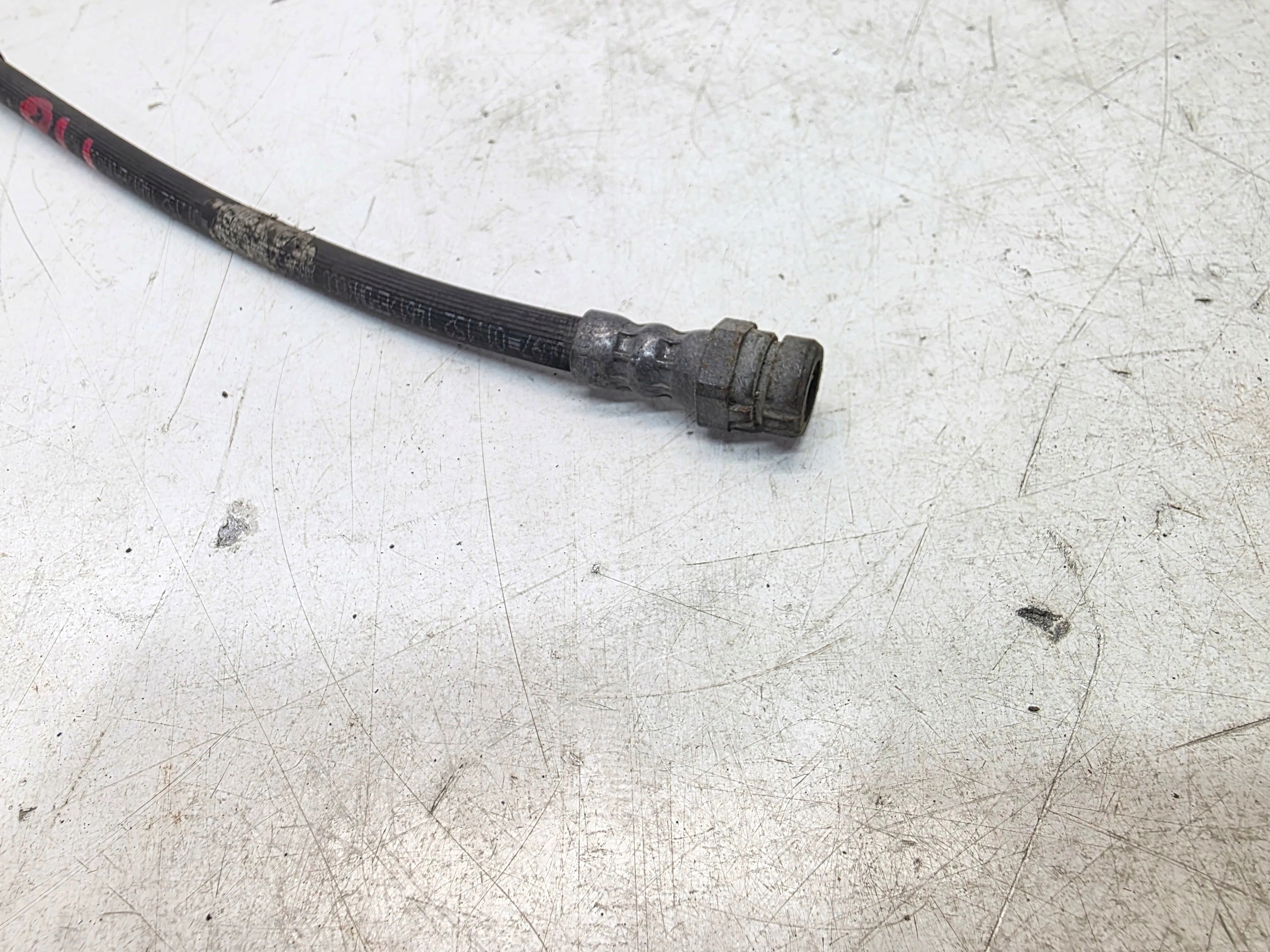 vedení brzdový třmenu záď AUDI A4 B9 8W0611775C