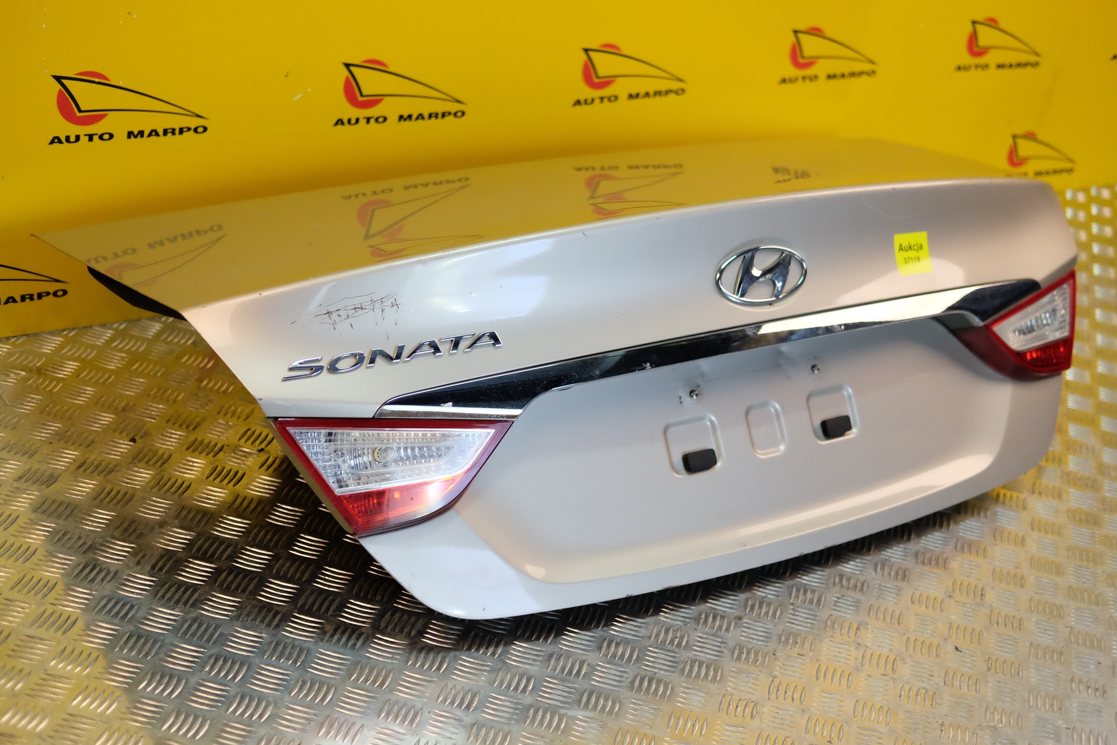 HYUNDAI SONATA 2011-2014 KLAPA BAGAŻNIKA TYŁ TYLNA Strona zabudowy tył