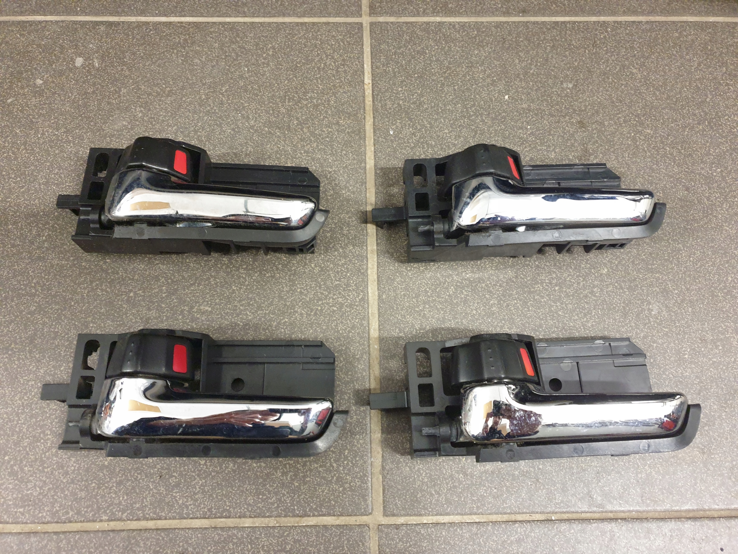 KLAMKA WEWNETRZNA CHROM LEWA PRZEDNIA SUZUKI SX4 FIAT SEDICI 2006-