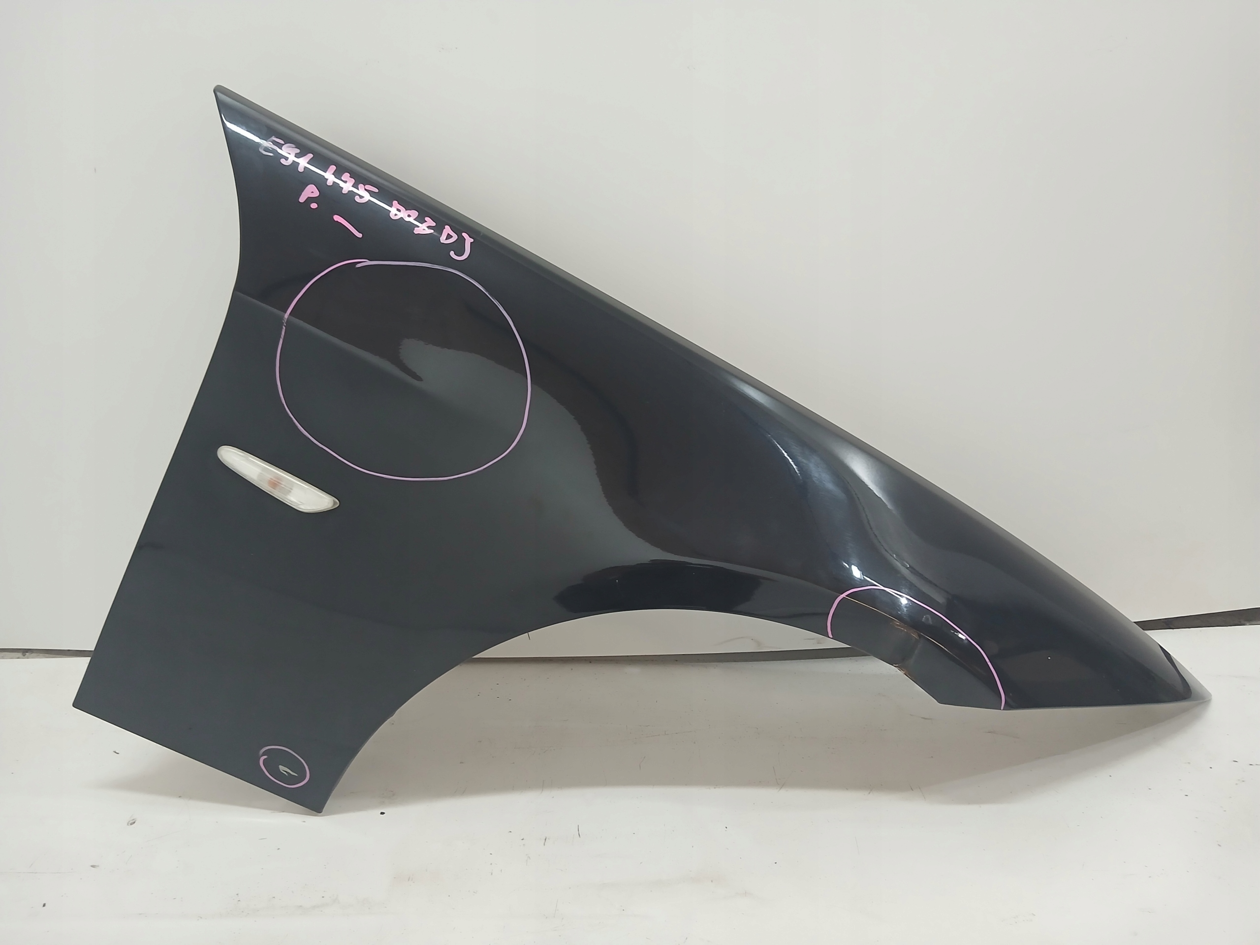 fender right front front BMW E90 E91 475