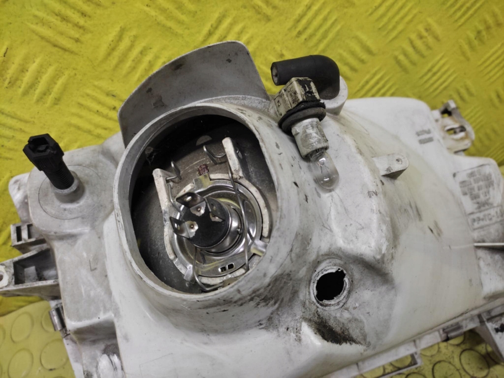 FORD TRANSIT IV REFLEKTOR Licht links vorne 95VG13006AA