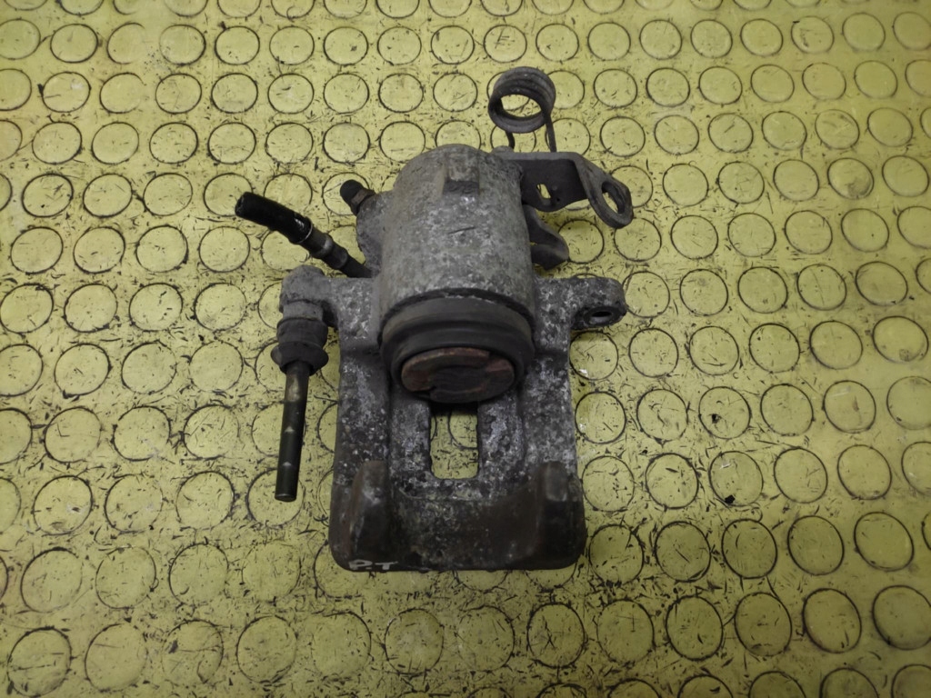 SKODA OCTAVIA and 1.9 TDI caliper right rear part