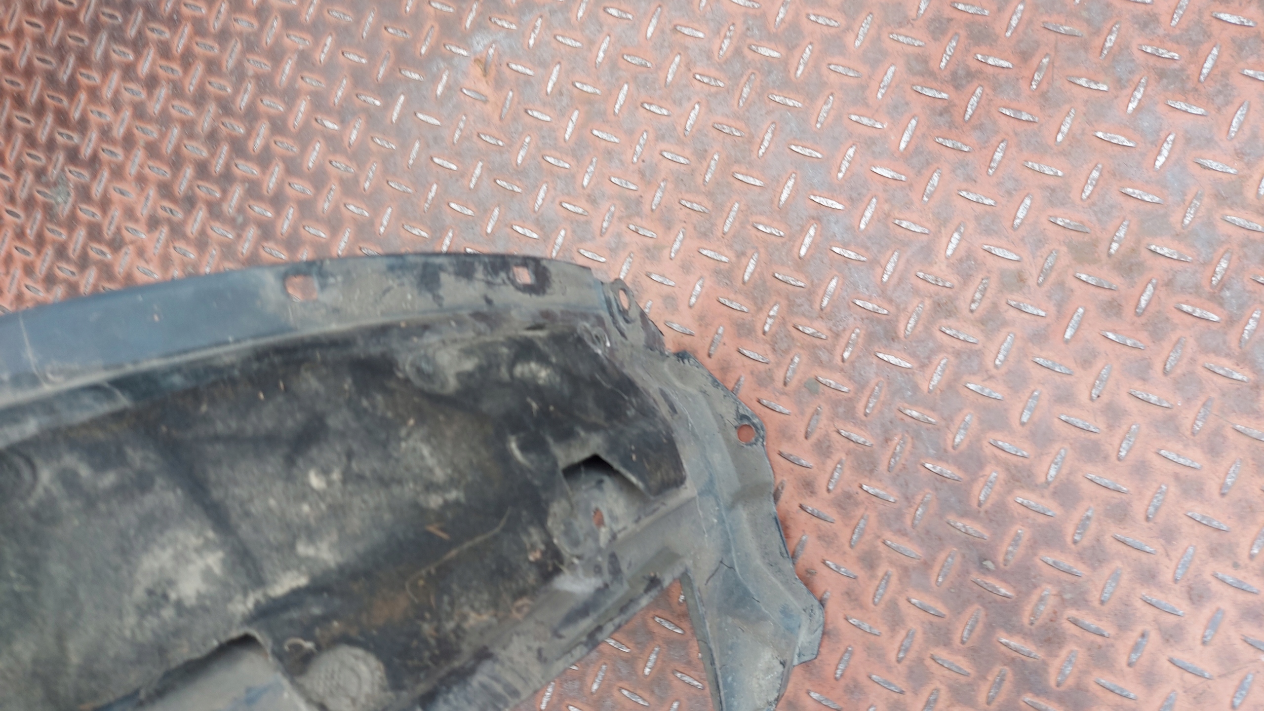 mudguard right front TOYOTA AVENSIS T27 08-18