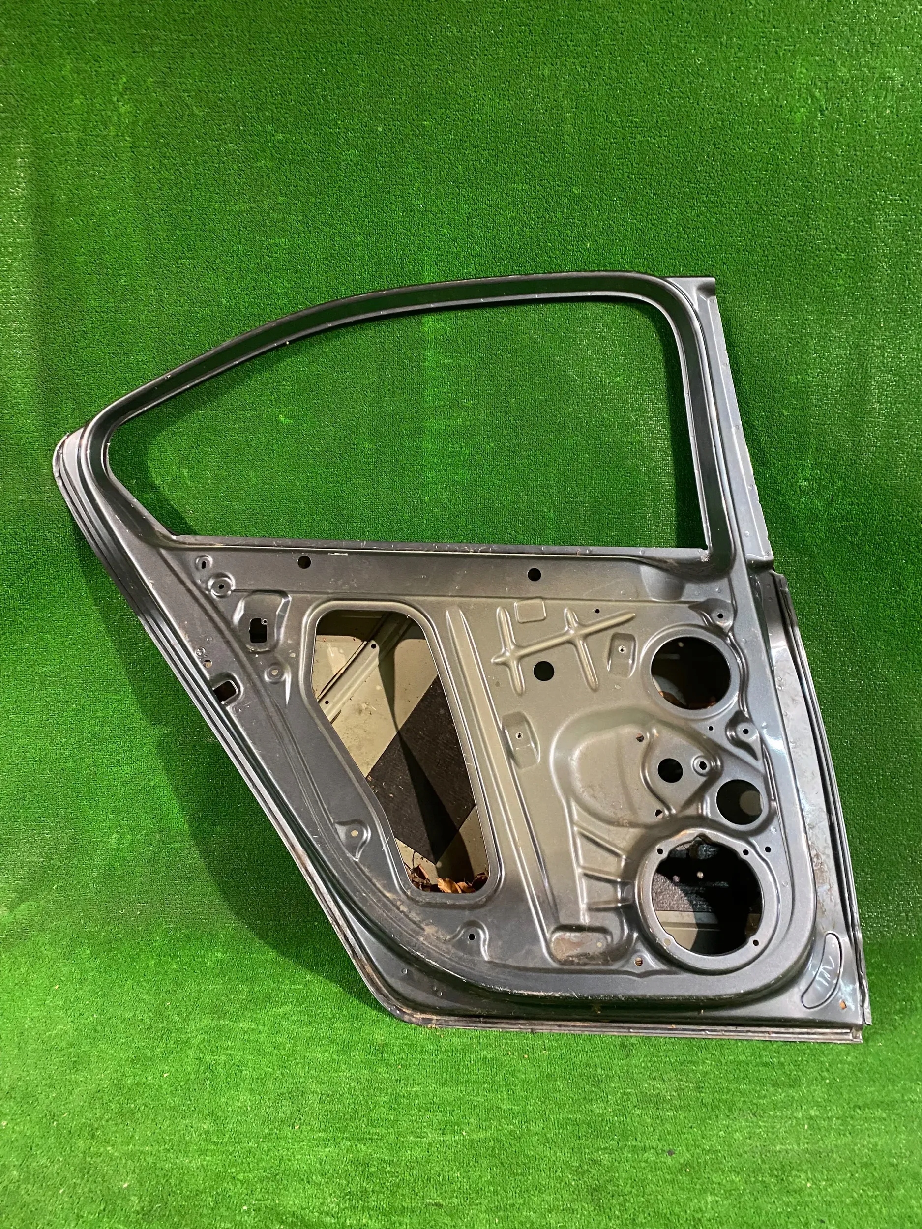 door rear. left SKODA OCTAVIA III sedan