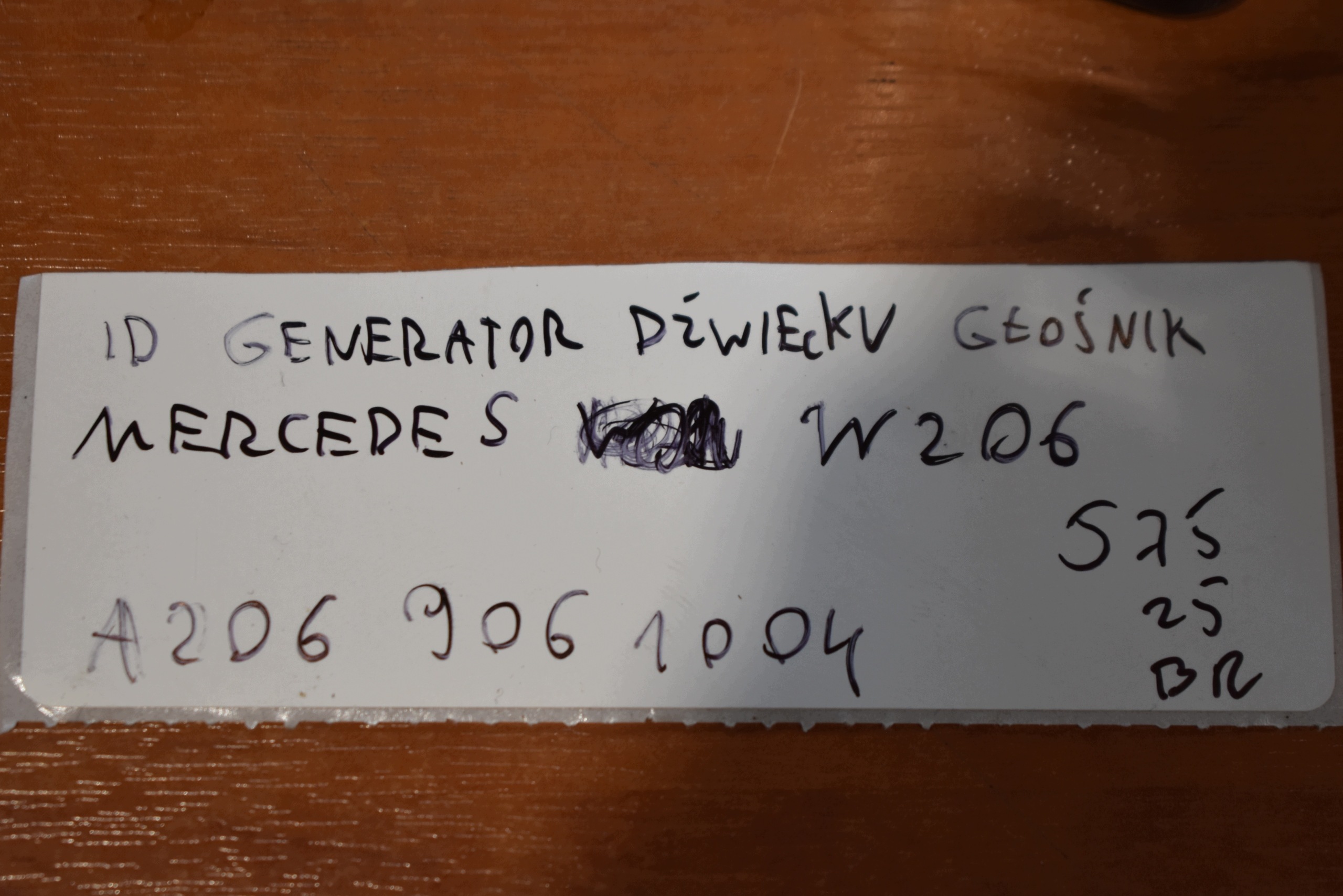 IDEALNY GENERATOR DZWIEKU speaker MERCEDES W206 1