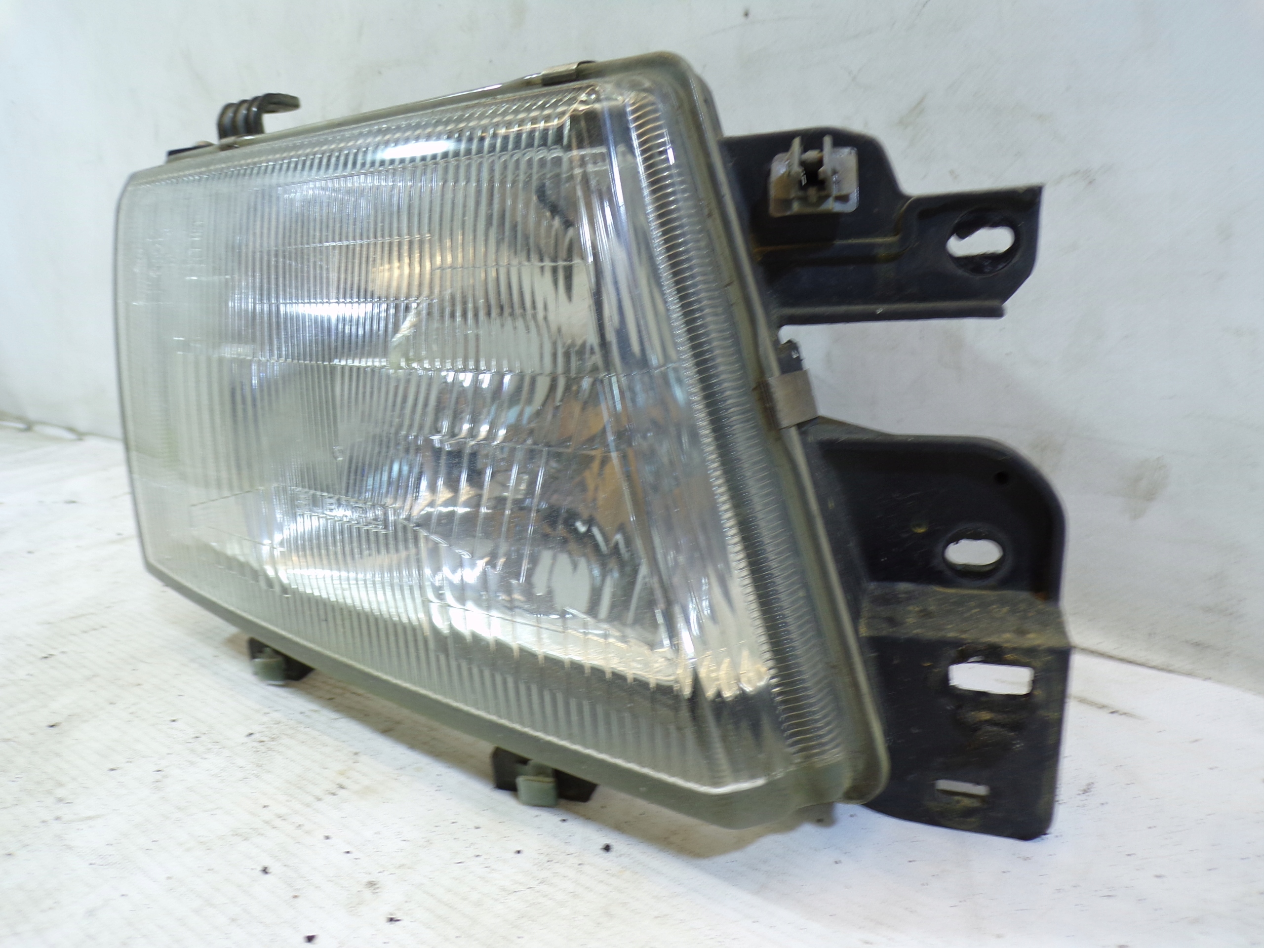 light right front front SUBARU FORESTER SF (K)