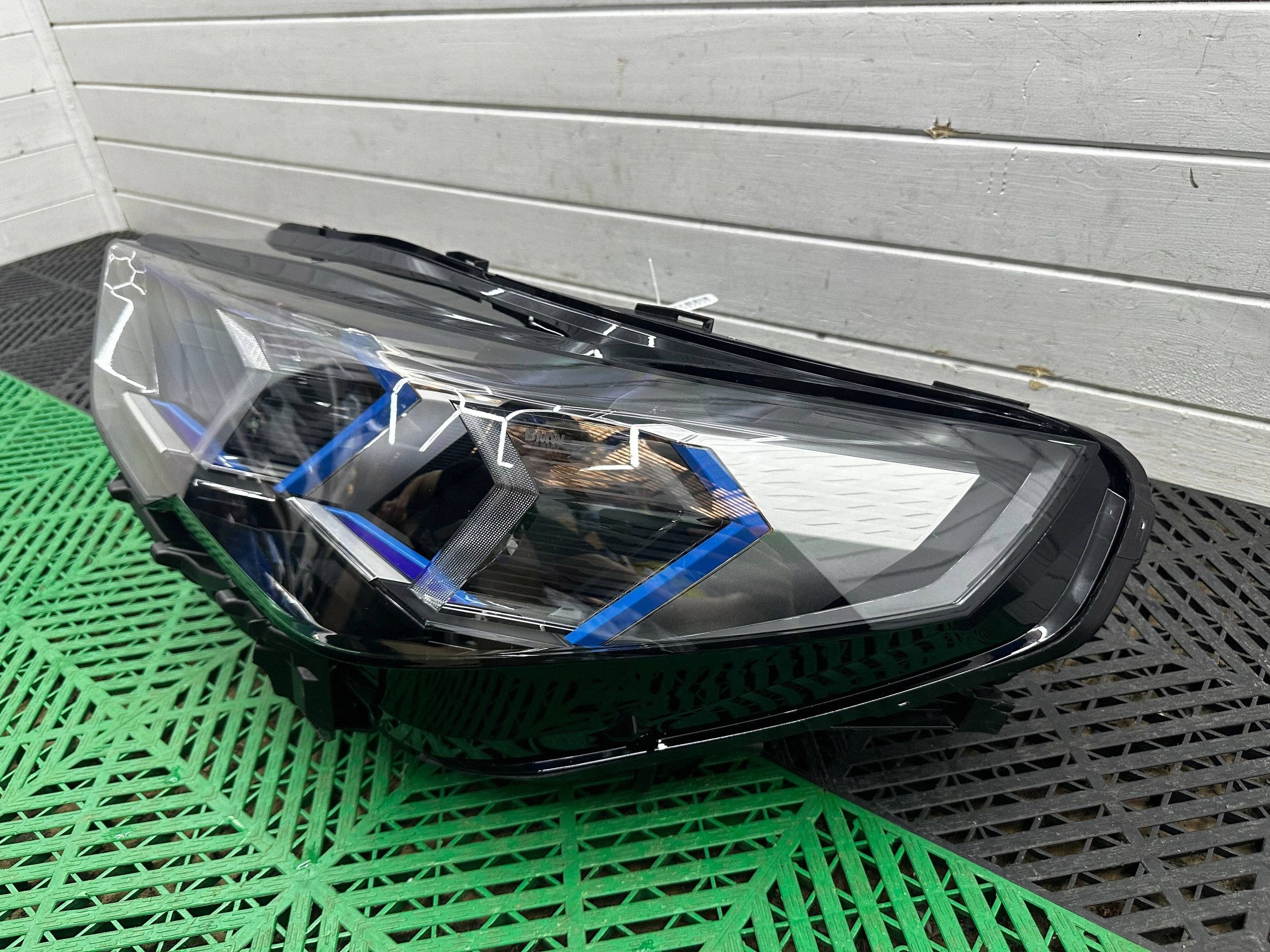 light front side left BMW X2 U10 5A77EB7