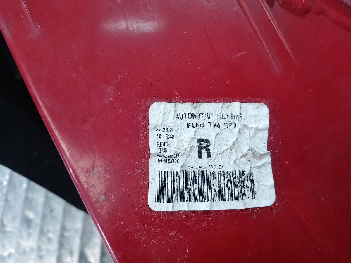 фонарь правый vw JETTA VI LR7L седан