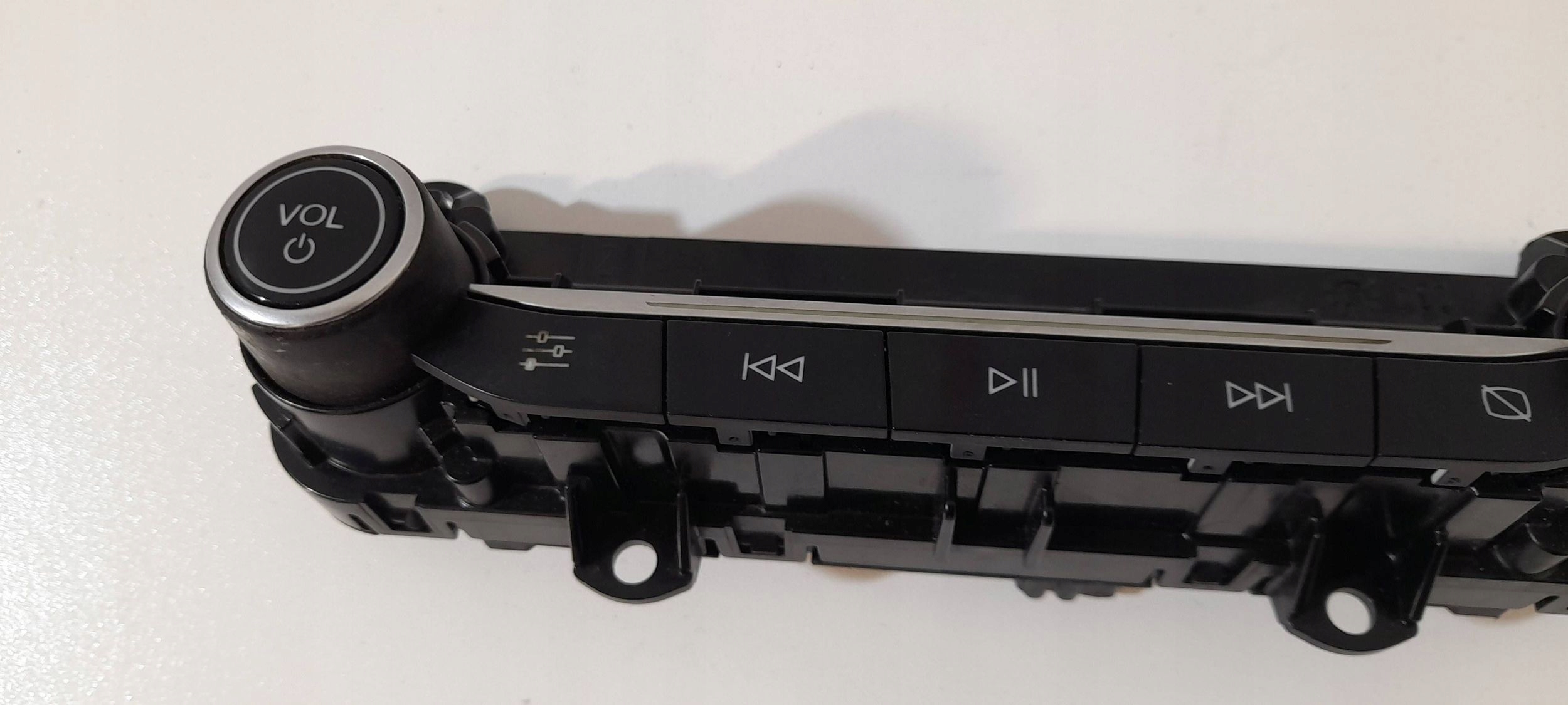 Ford Fiesta MK8 control panel CD/DVD/GPS H1BT18K811HE (J9)