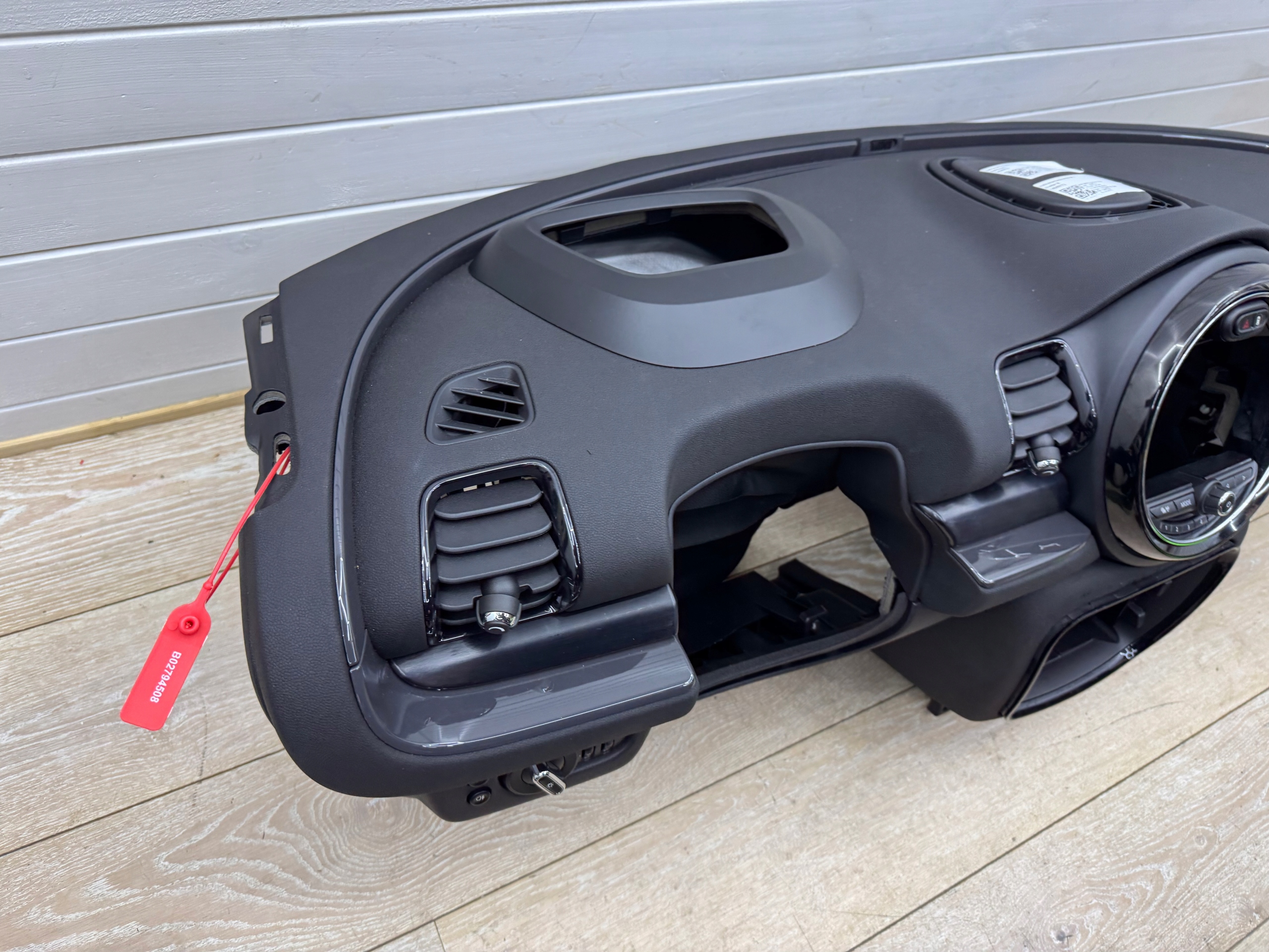 MINI F54 Clubman dashboard instrument panel console originál HUD complete