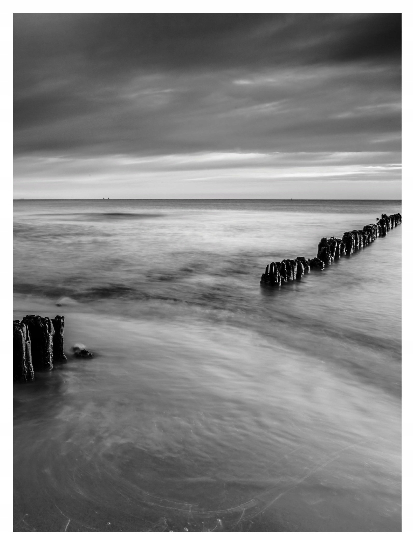 Fototapeta Černé moře Bílý klid a Melancholie 206x275 expozice lepidlo