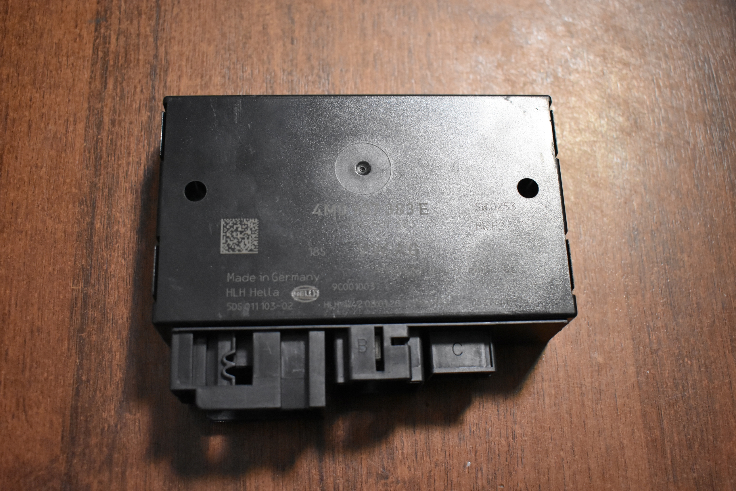 IDEALNY Module HAKA PORSCHE CAYENNE 9Y 1 9