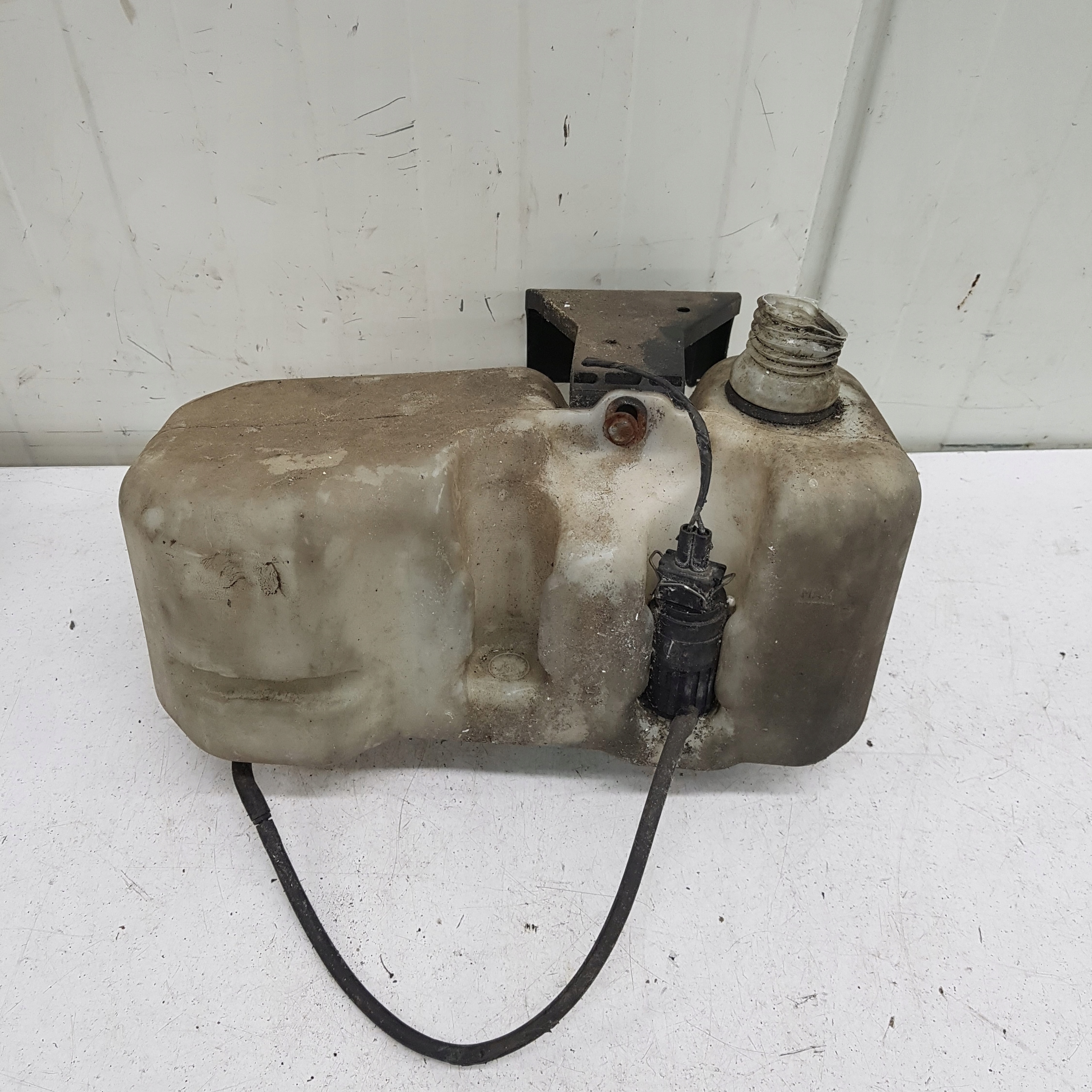 washer fluid tank PEUGEOT BOXER 2
