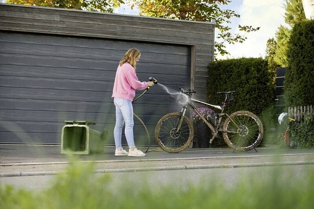 KARCHER PISTOLET CZYSZCZĄCY ZE STRUMIENIEM WATERBOOSTER WBS3 Waga produktu z opakowaniem jednostkowym 0.6 kg