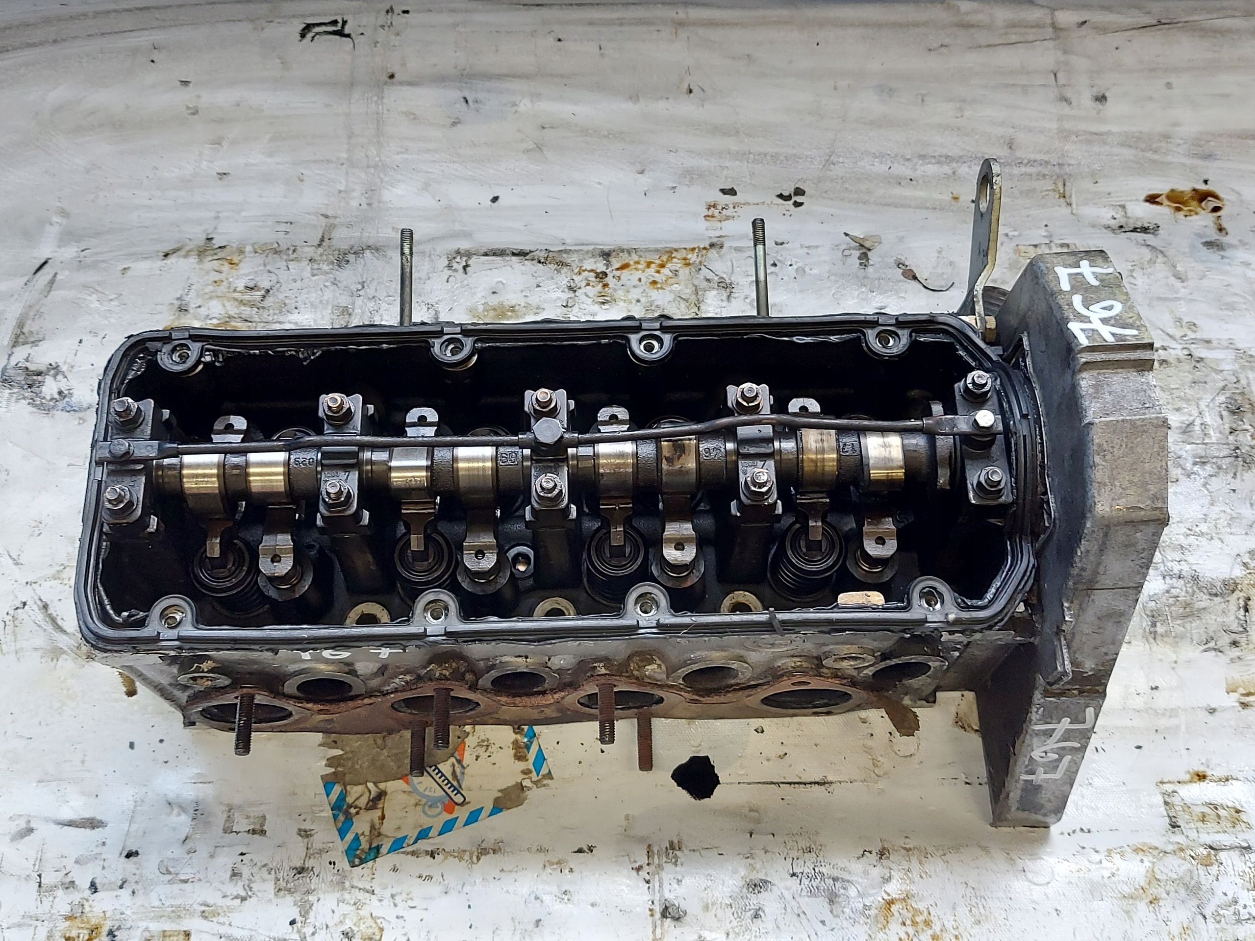 head. BMW E30 1.8 B 1706937