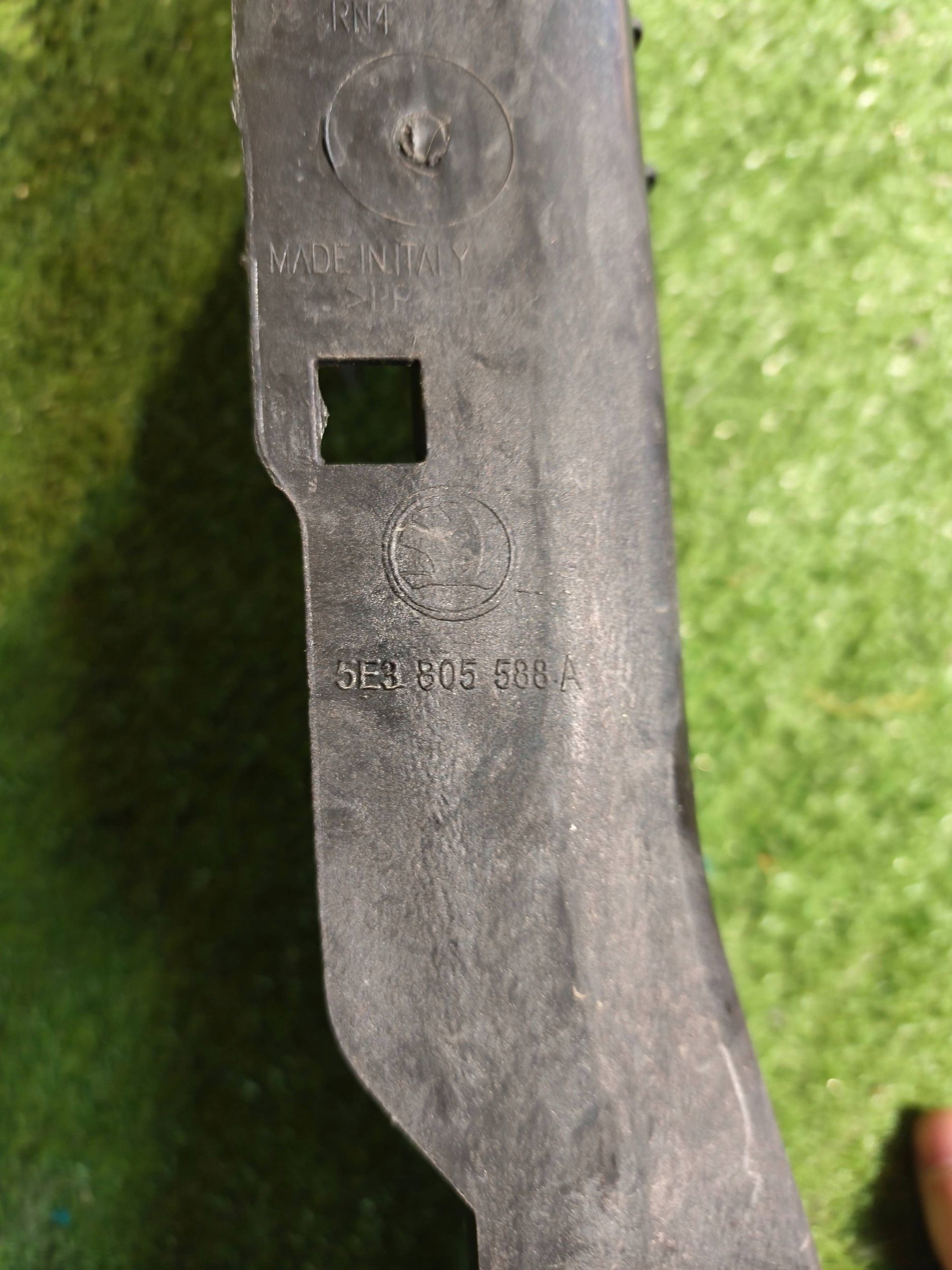 support panel for radiators front pillar iron SKODA OCTAVIA IV 20- NR.535