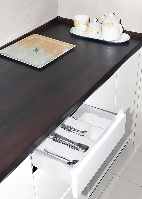 NR 1 POJEMNIK MODUŁOWY MAŁY LODÓWKI ŻYWNOŚĆ PLASTIKOWY ZACZEPAMI HACZYKAMI Marka inna