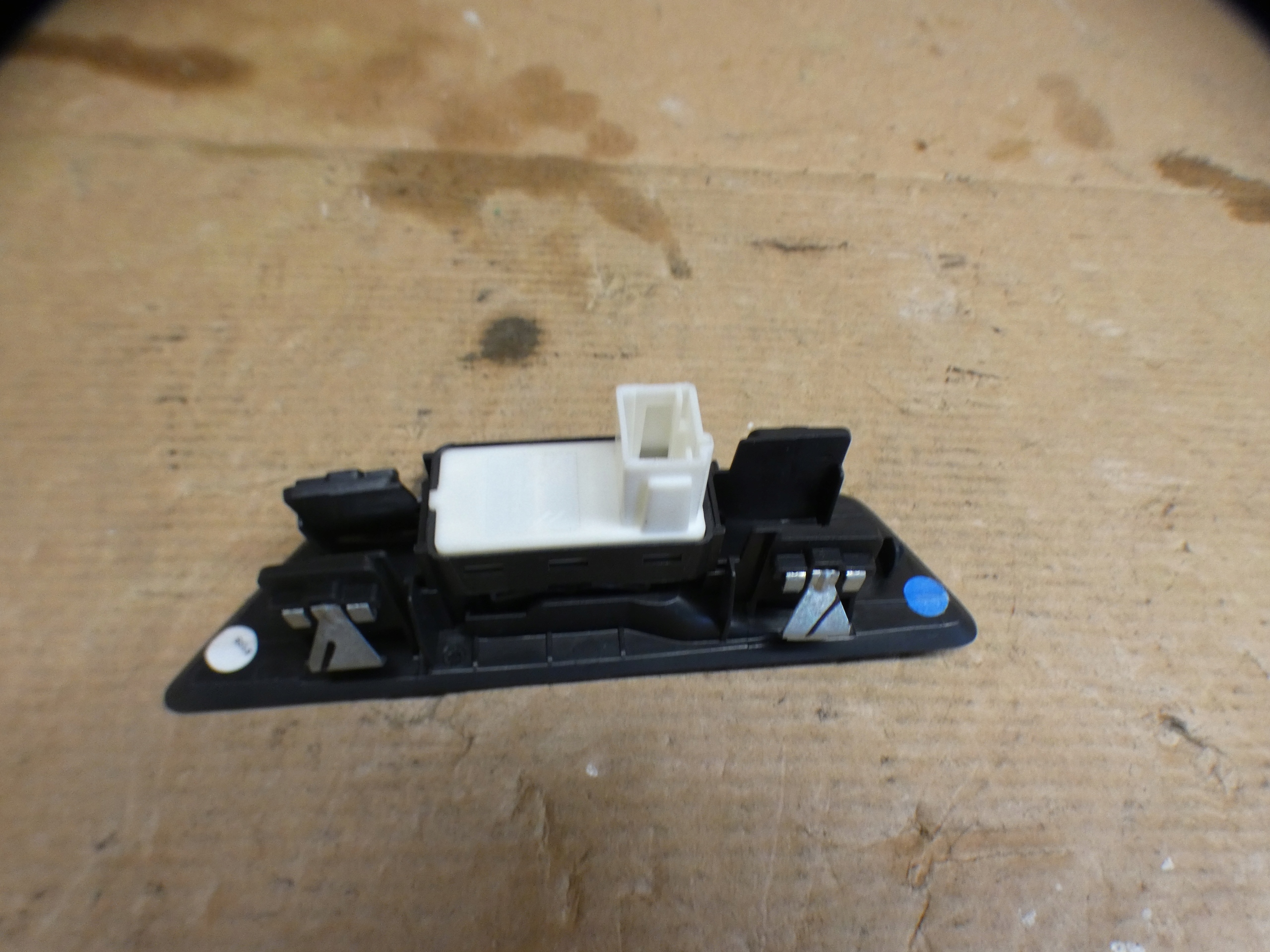 PANEL switch windows right rear part PEUGEOT 508 II 98220313ZD