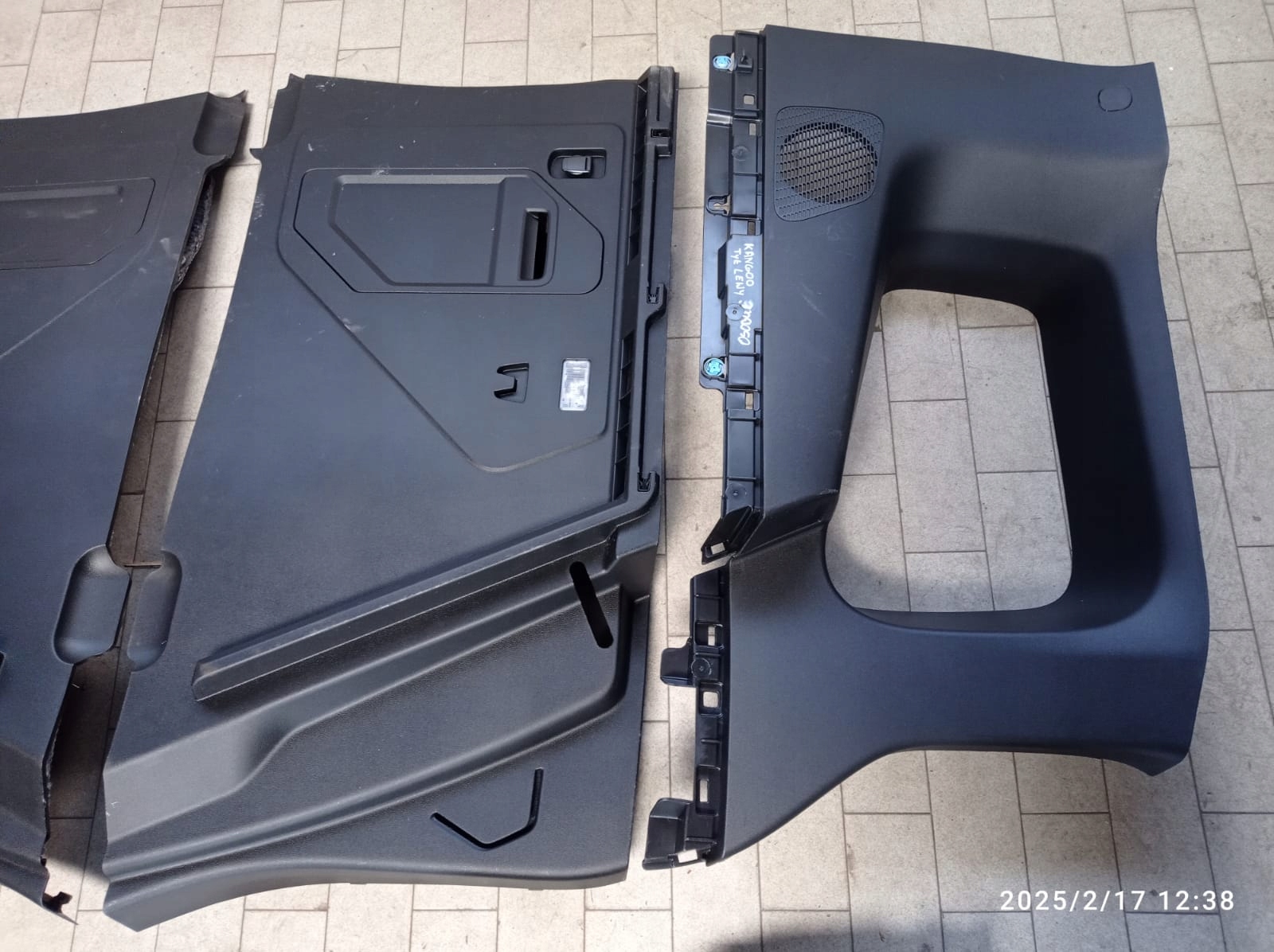 side rear part RENAULT KANGOO IV OSOBOWE