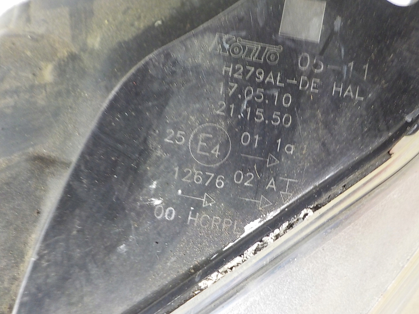 TOYOTA AVENSIS III T27 light left front front UK
