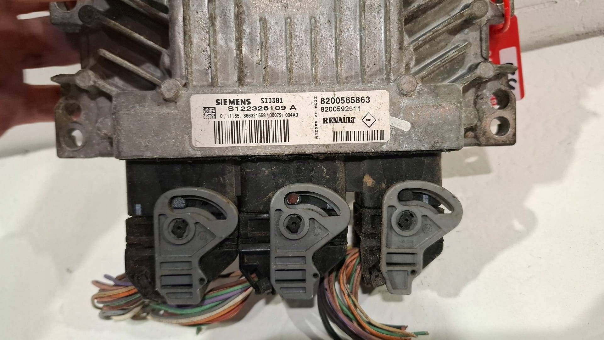 control unit of the engine computer S122326109A 8200565863 Renault 1.5 DCI