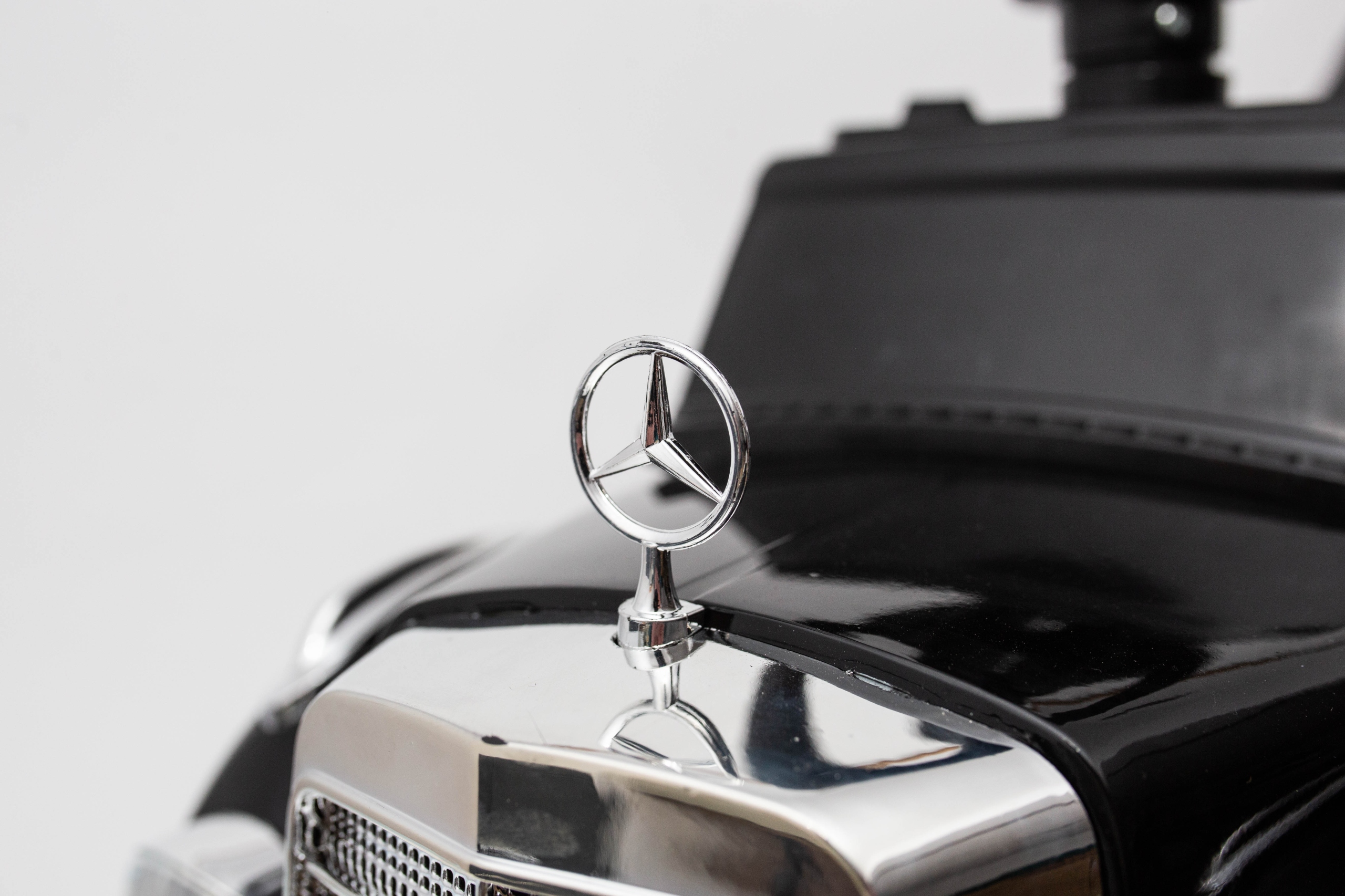 Retro Jeździk Mercedes na Akumulator z Pilotem Kod producenta Retro style S300