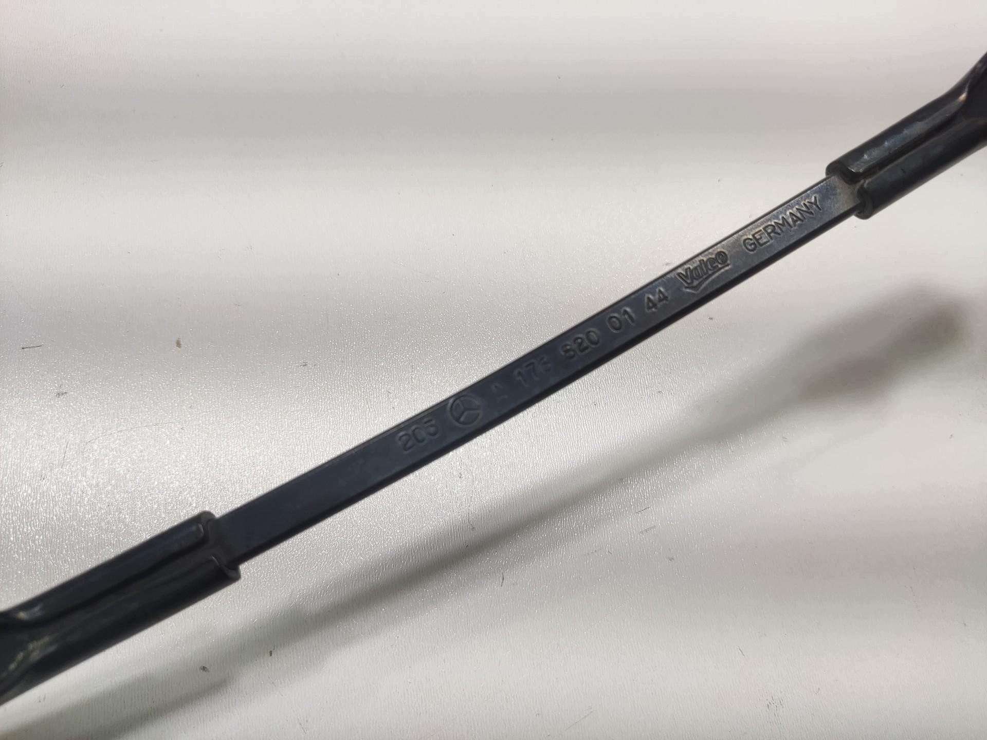 wiper arm right front MERCEDES A-KLASA W176 2012-2015 A1768200144