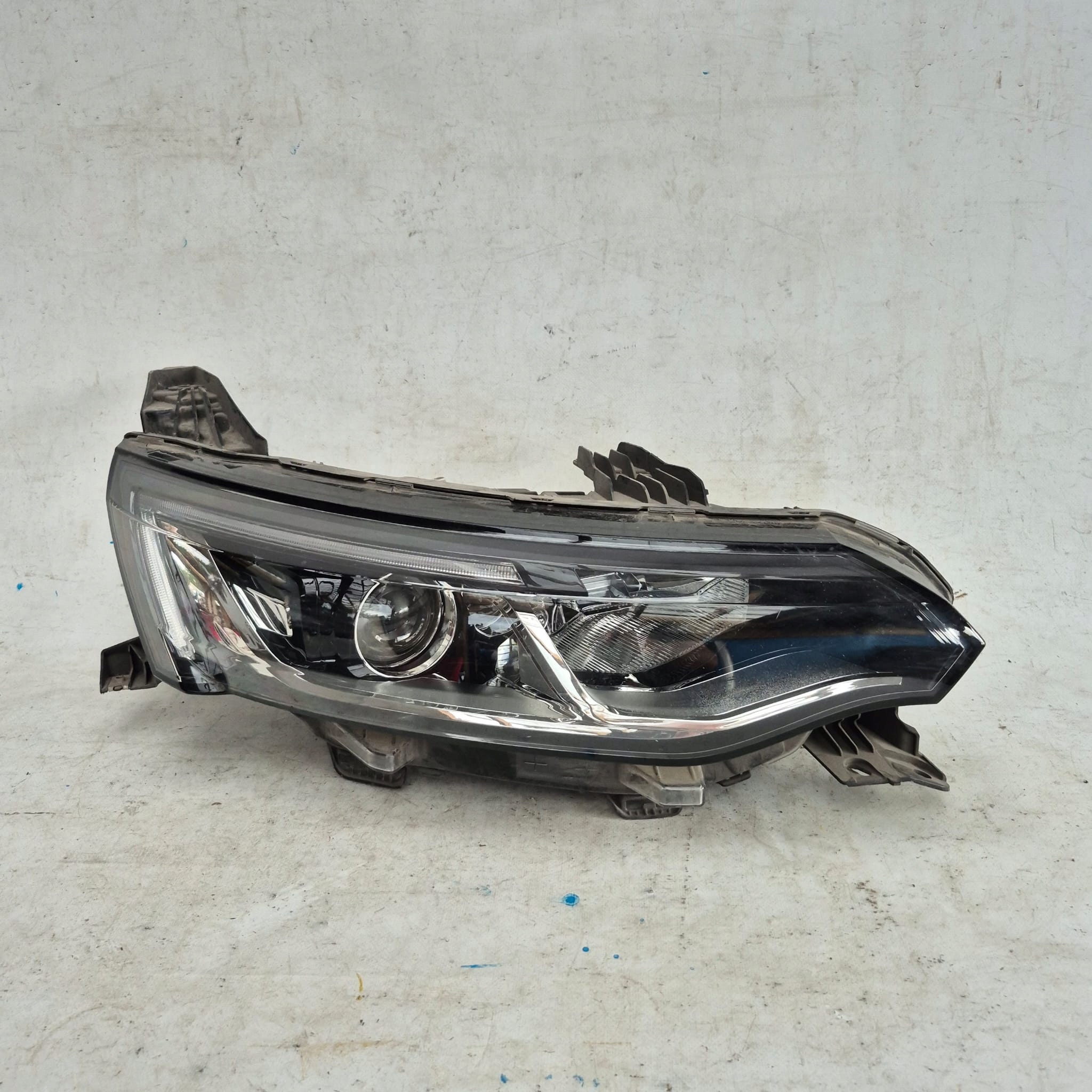 RENAULT TALISMAN 15- light right front front lens LED 260108543R