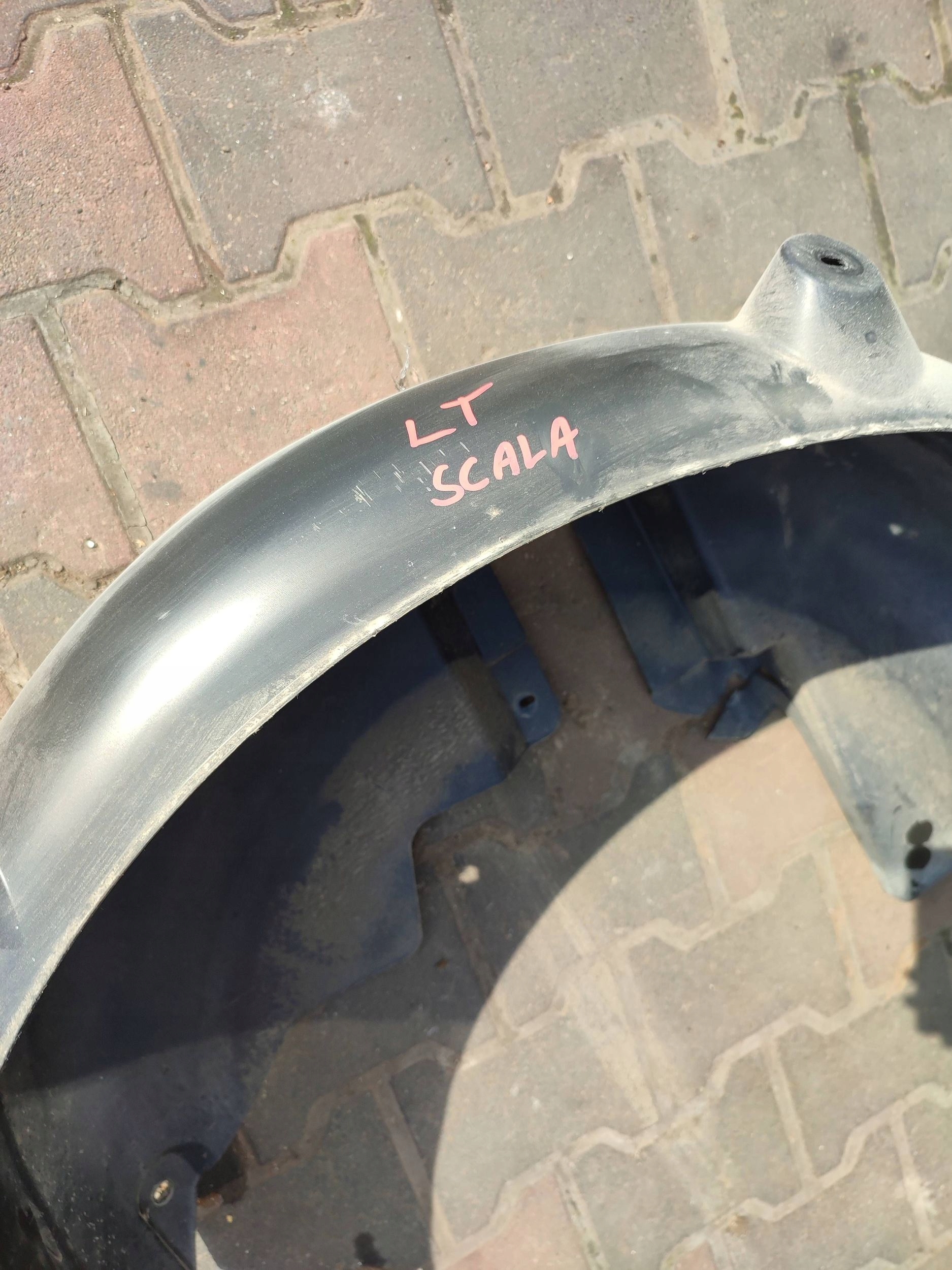 Skoda Scala 2020 rear part side left mudguard rear.