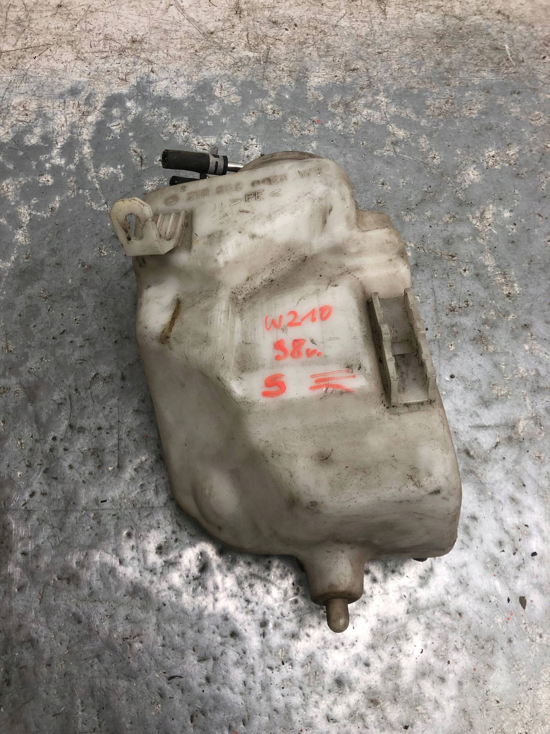 washer fluid tank MERCEDES W210 2108690920