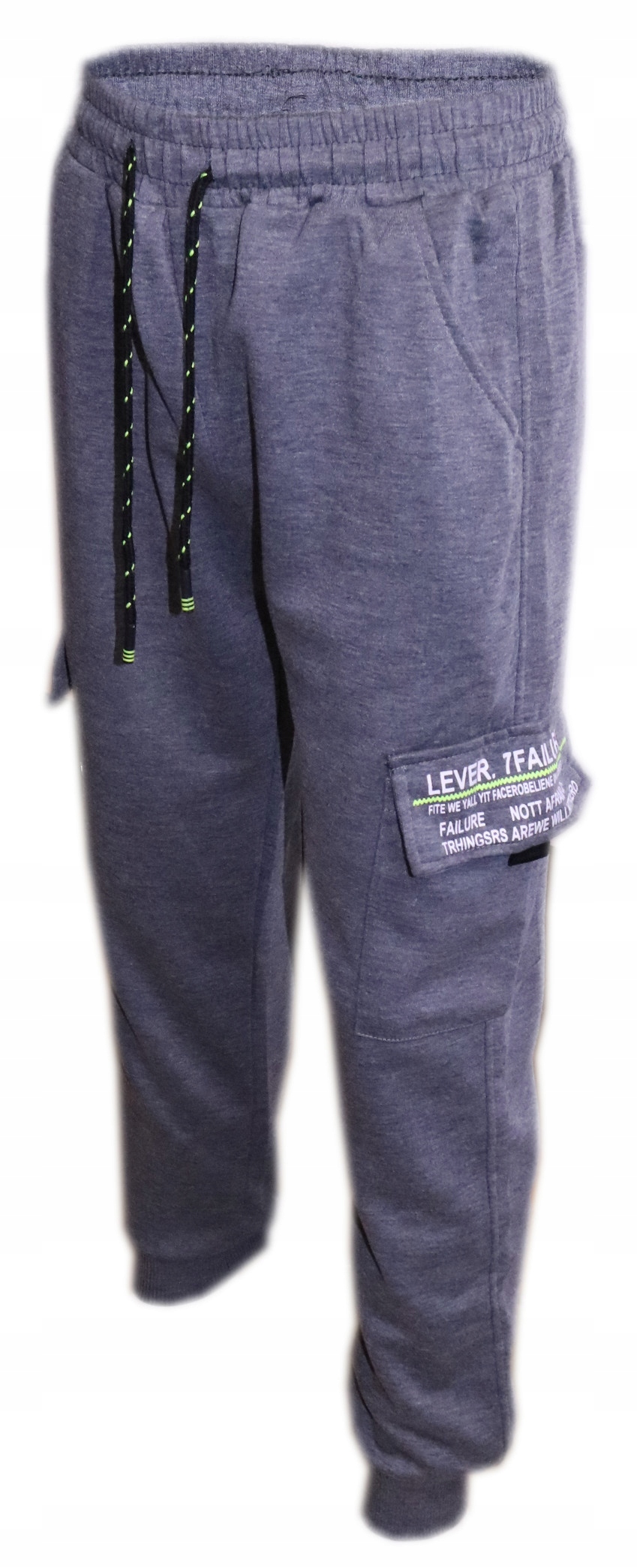 Chłopięce spodnie dresowe 146-152