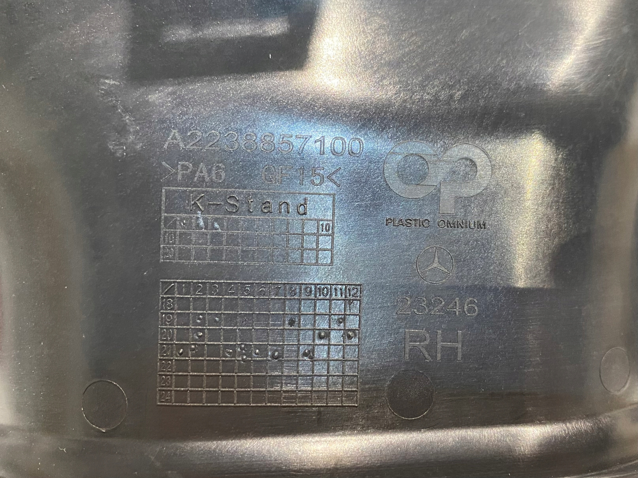 MERCEDES BENZ Droite Console Pare choc A2238857100