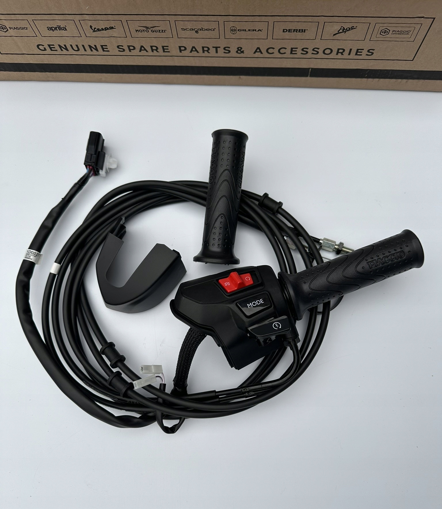 Piaggio Beverly 300 400 Hpe 2021+ prepínače pravé lanko krytka sada