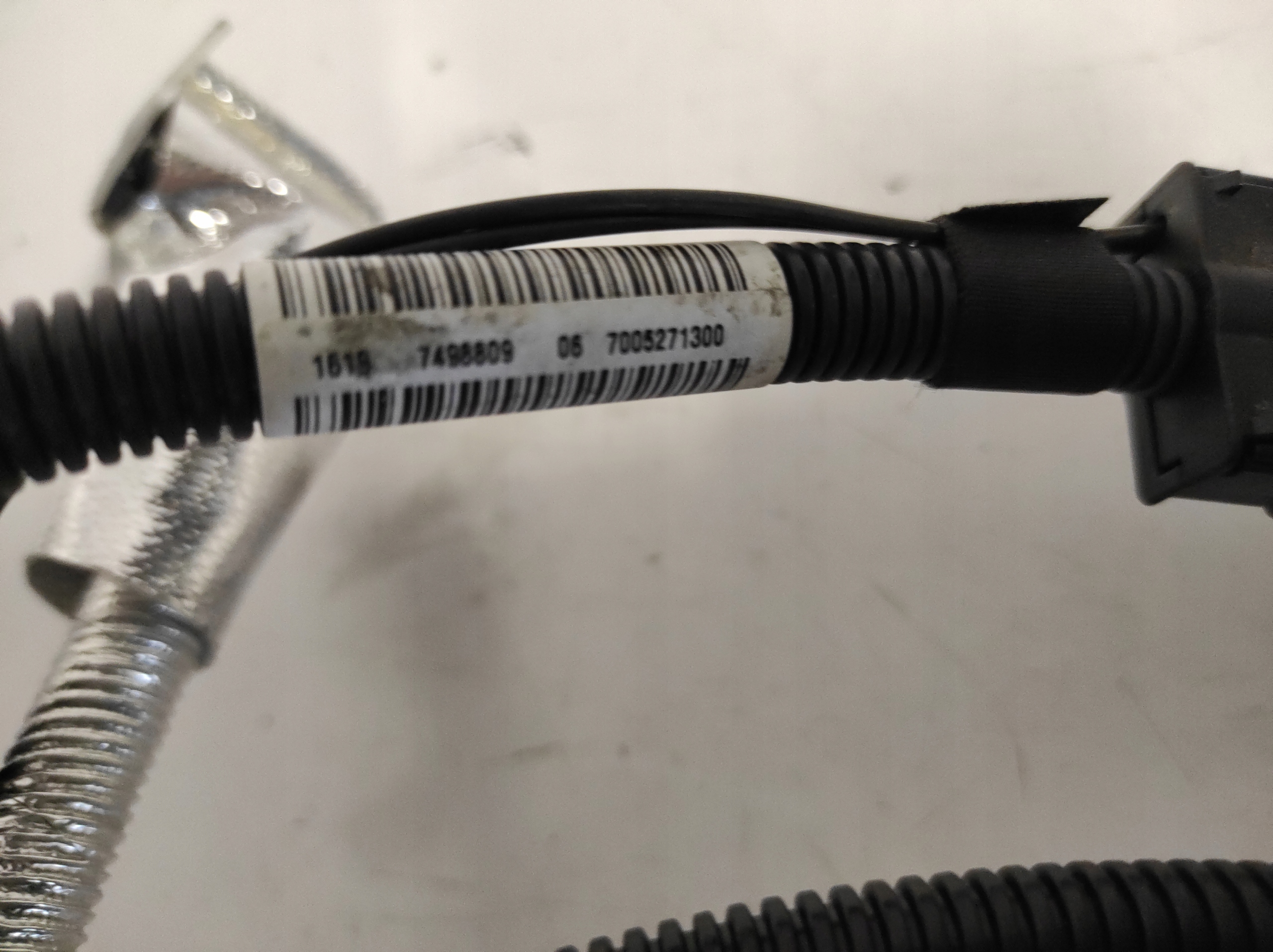 BMW PRZEWOD INSTALACJA AD BLUE 7498809 NOWA ORYG Part number 7498809