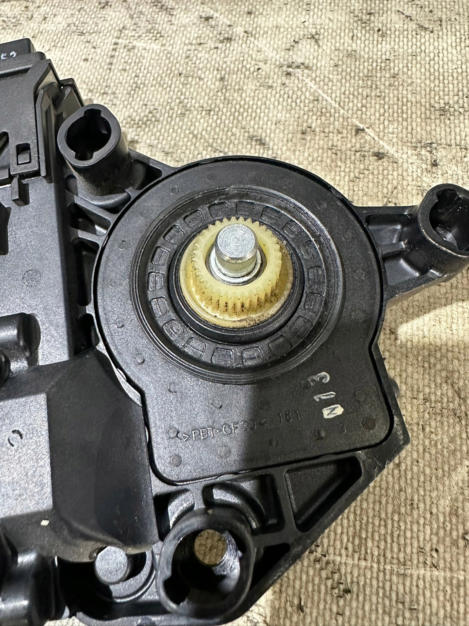 mini motor windows left rear part AUDI A4 B7 0130821767