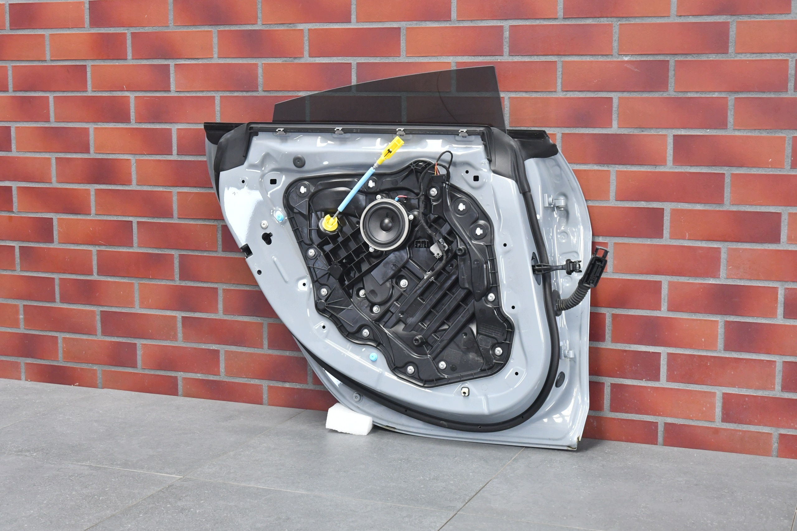 door left rear part rear. BMW 2 F74 C4P BROOKLYN GRAU