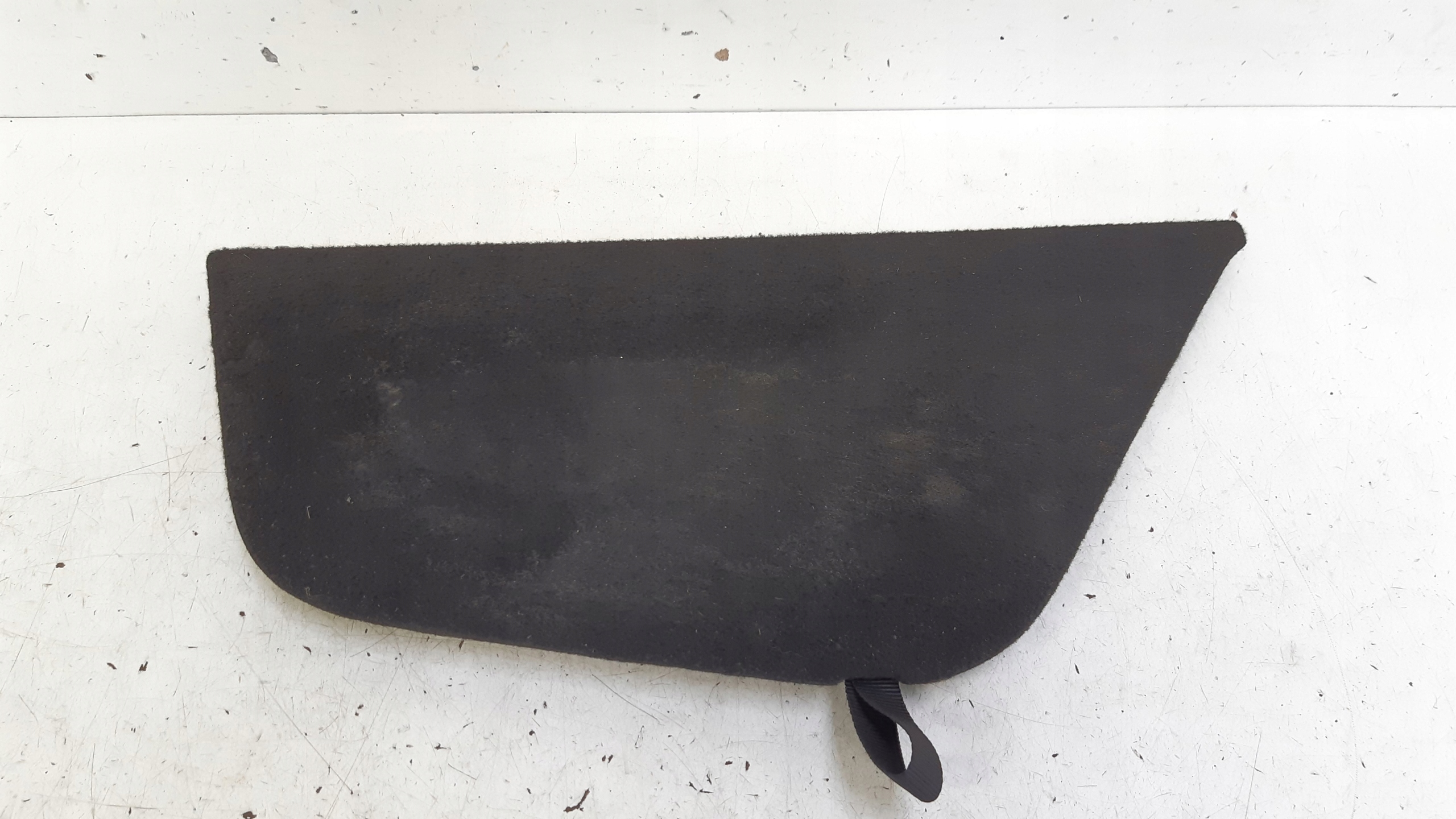 spoiler boot right 5840905010 Toyota Avensis T27