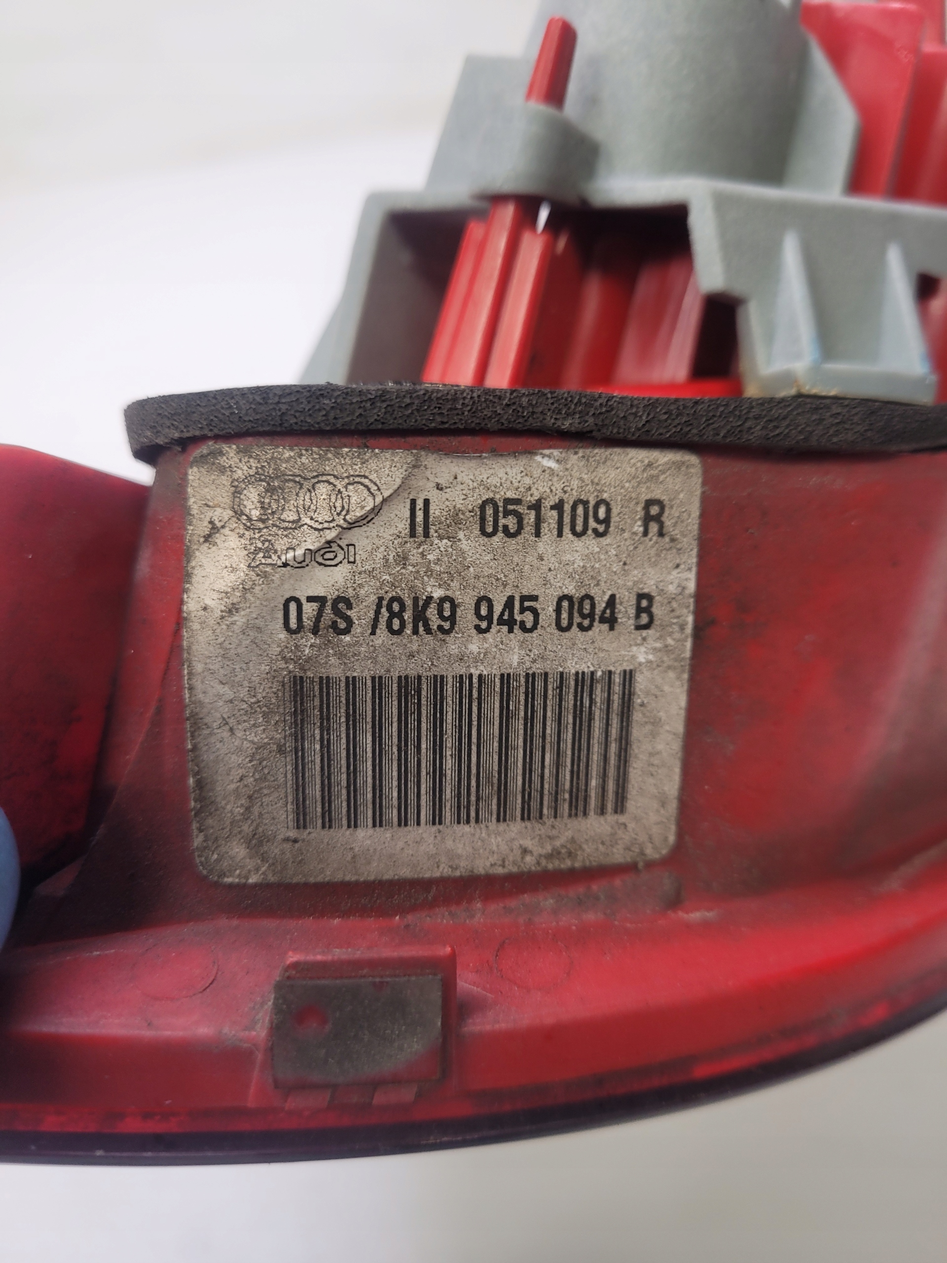 light right rear part AUDI A4 B8 KOMBI LED 8K9945094B