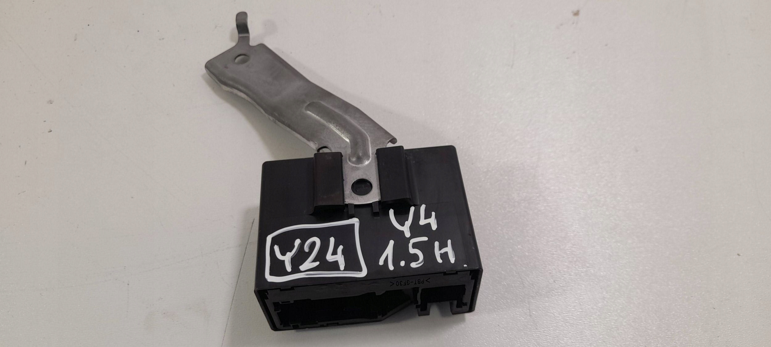 Toyota Yaris IV XP21 1,5H control unit module 8264452040 (Y24)