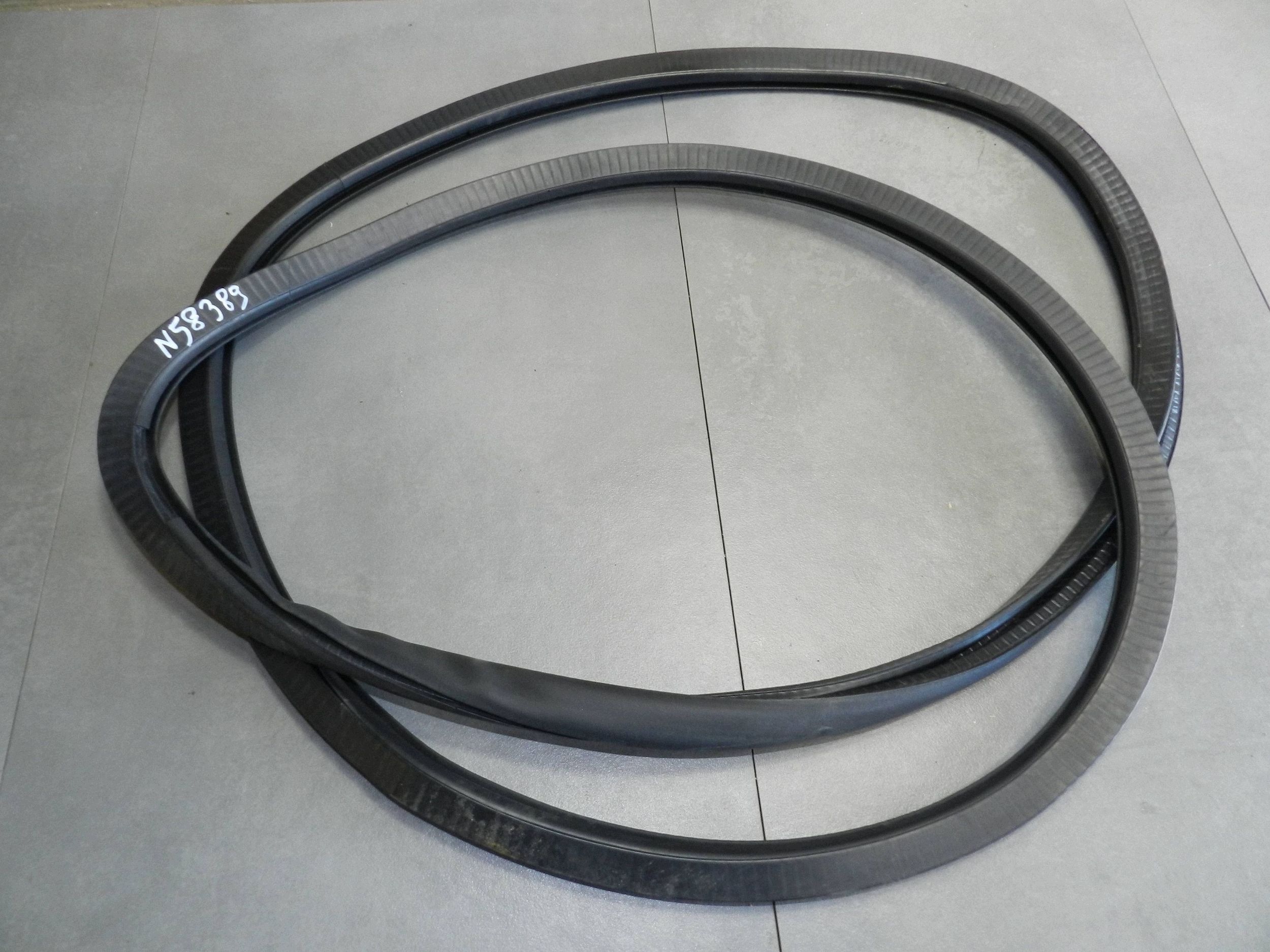 Volkswagen Phaeton gasket door right front 3D4867366M N58389