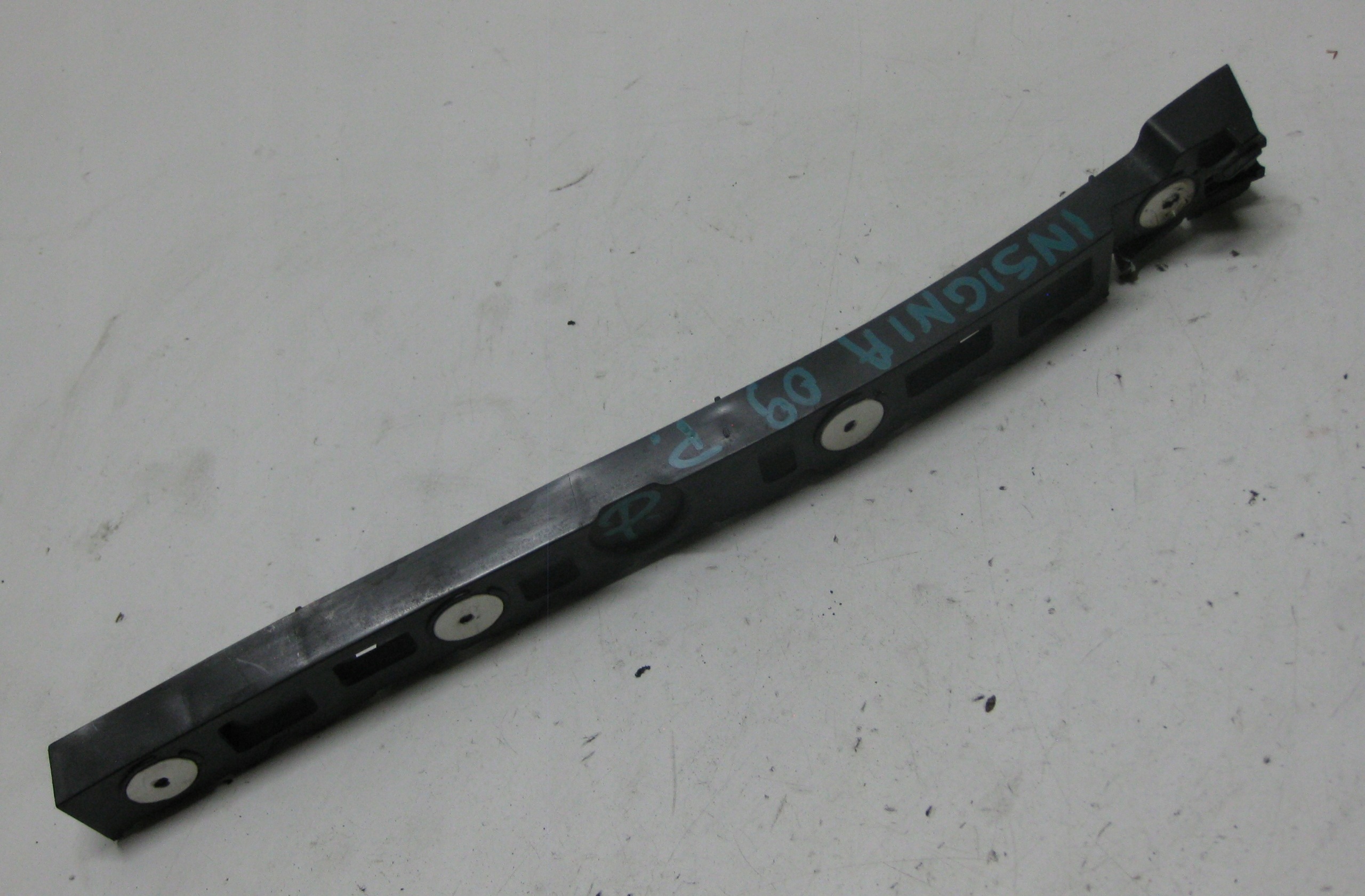 OPEL INSIGNIA A Support Support plaque Pare choc Droite Arrière 13239129