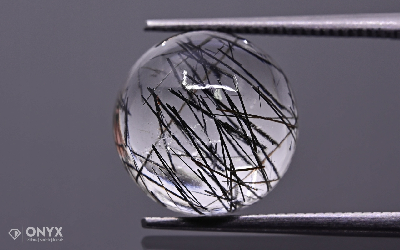 Křemen s turmalínem kabošon A kulatý fi 12 mm