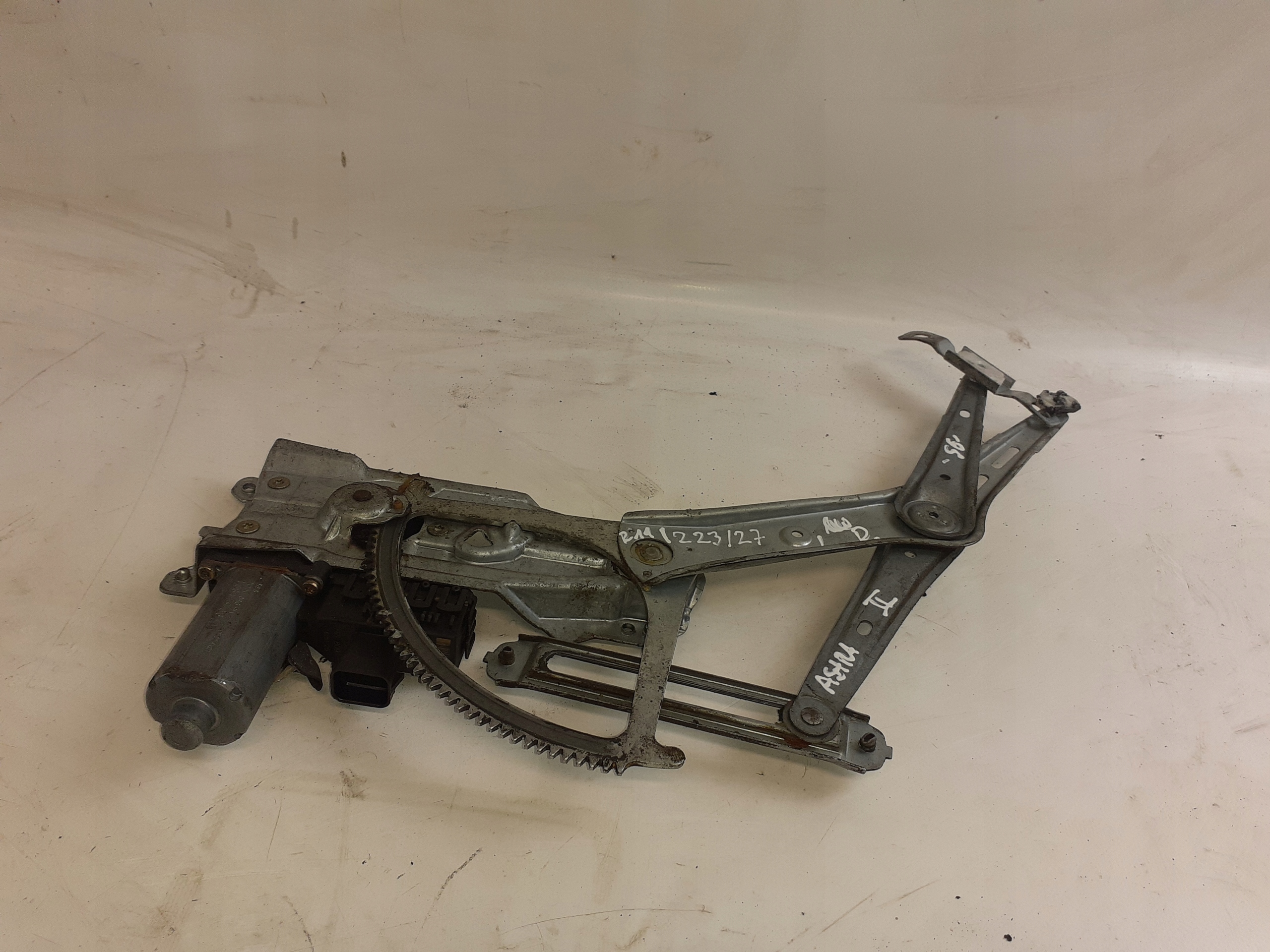 window regulator left front OPEL ASTRA II G