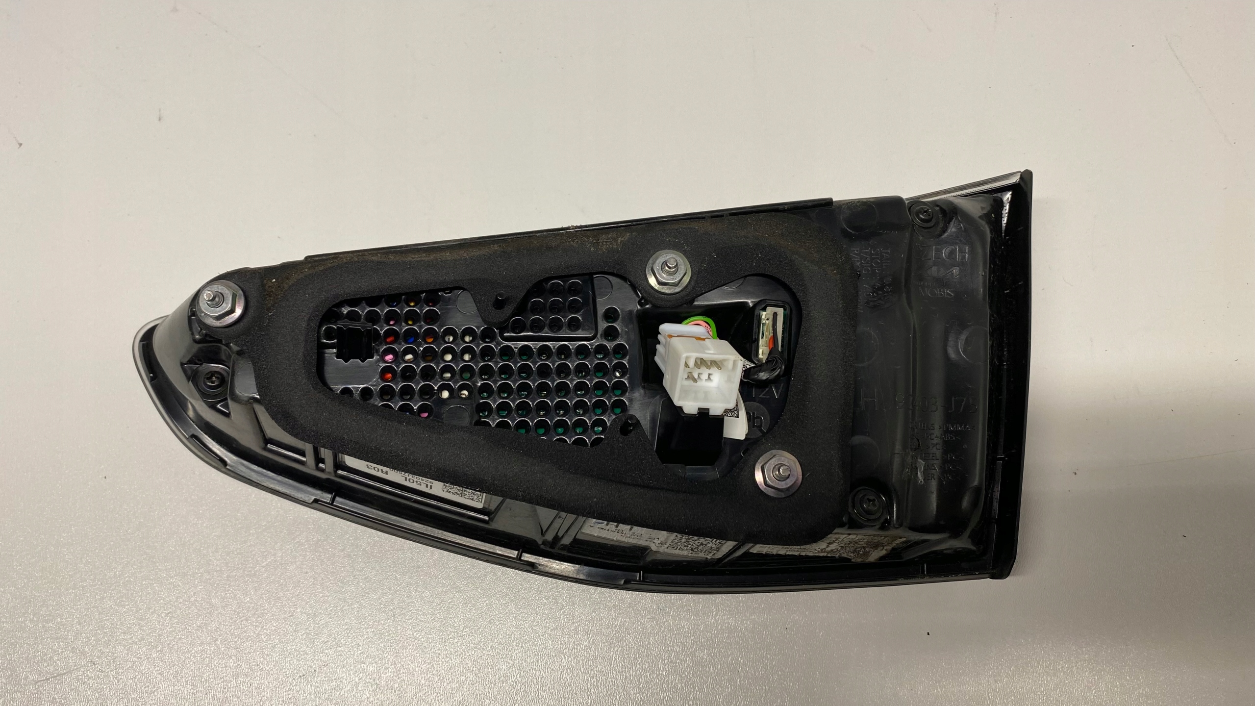 KIA CEED III GT GT-LINE LAMPA LEWA LED W KLAPĘ TYŁ TYLNA LEWY 21-24 Producent części Kia OE