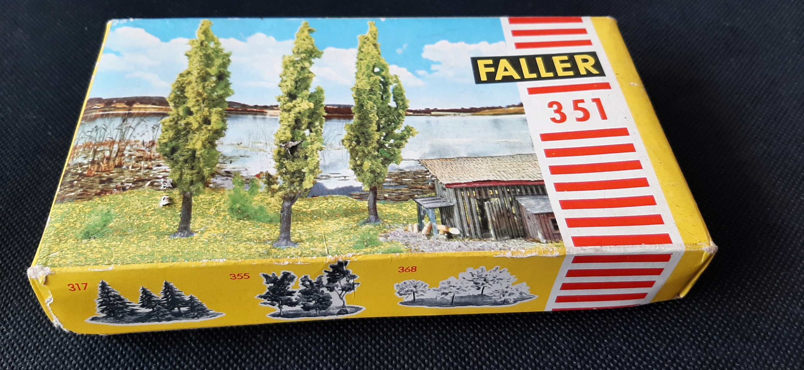Makieta kolejki z PRL - drzewa 3 szt Faller Germany