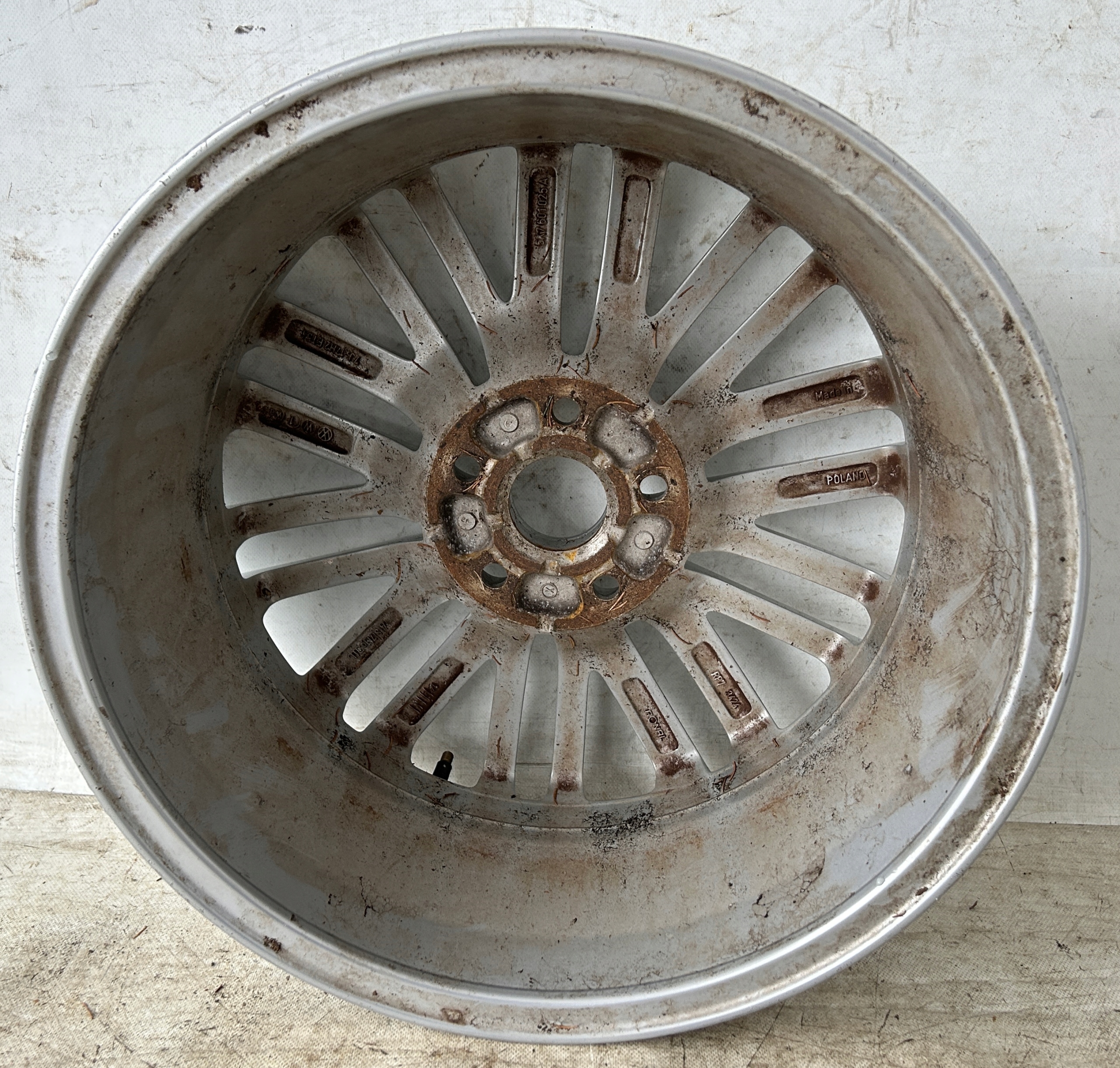 disk 17\ 7J ET54 VW GOLF VI CABRIO 5K7601025A