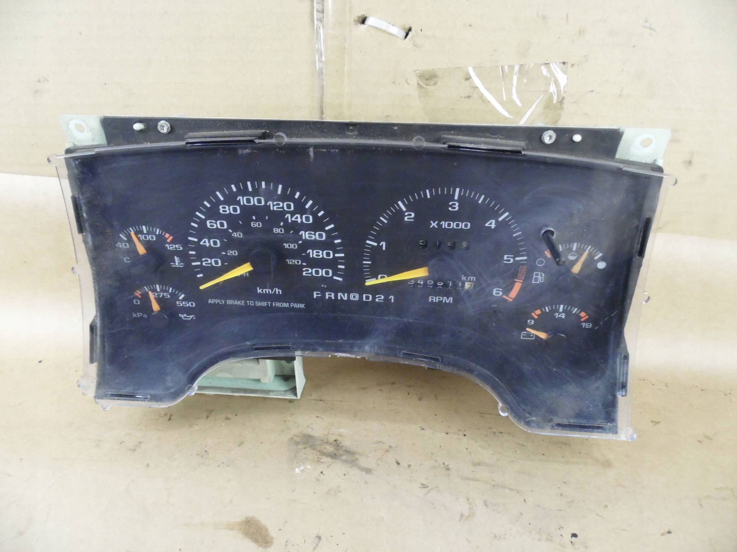 Chevrolet Blazer S10 1997 спидометр /