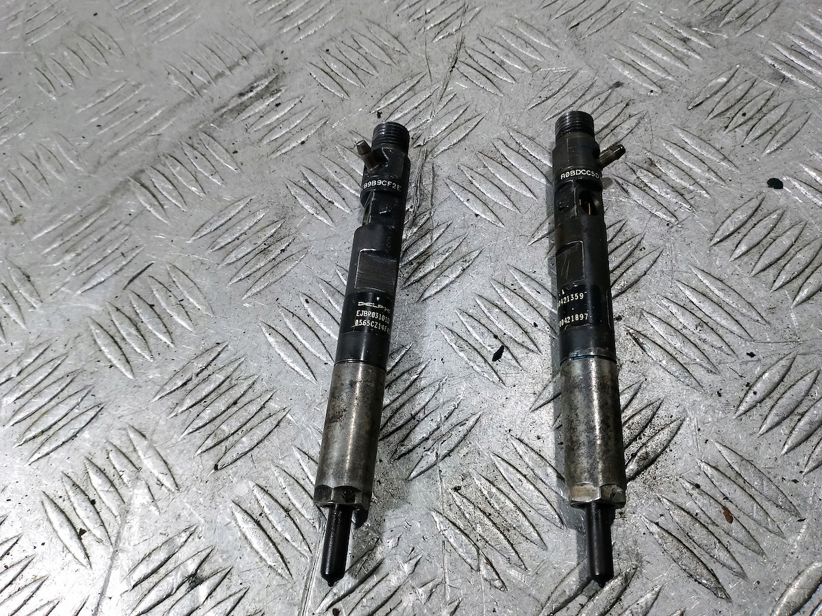 WTRYSKIWACZ RENAULT CLIO II 8200421359 1.5 DCI