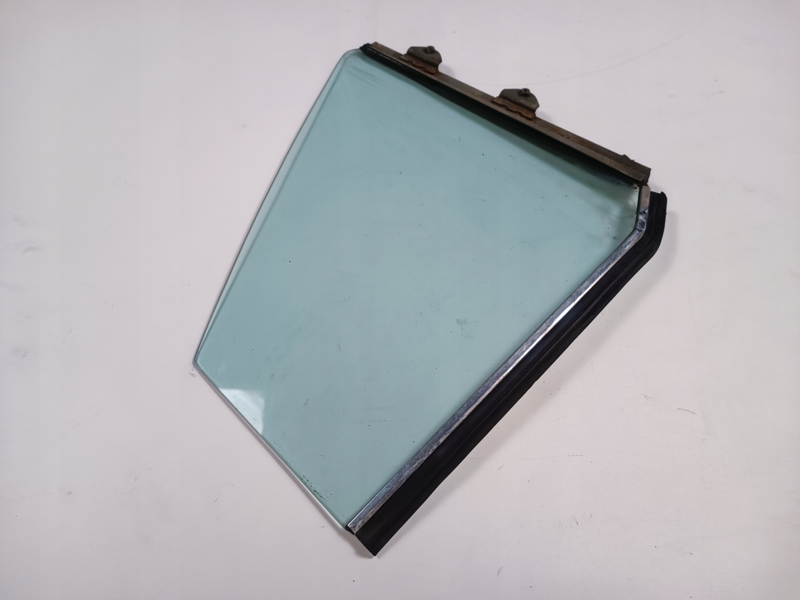 window rear part rear left Mercedes SL 107 Coupe